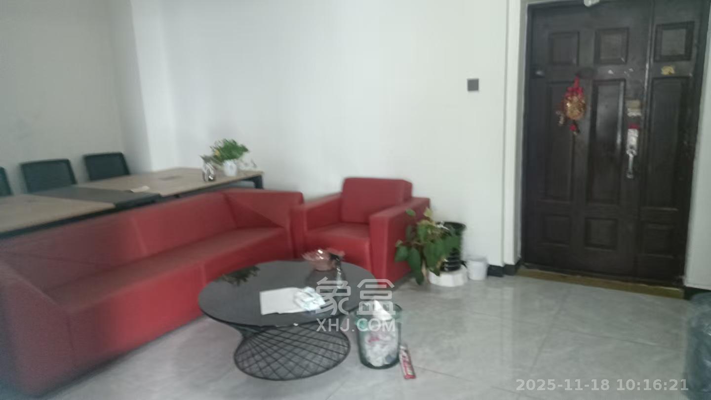 金色华庭  3室2厅2卫    3200.0元/月