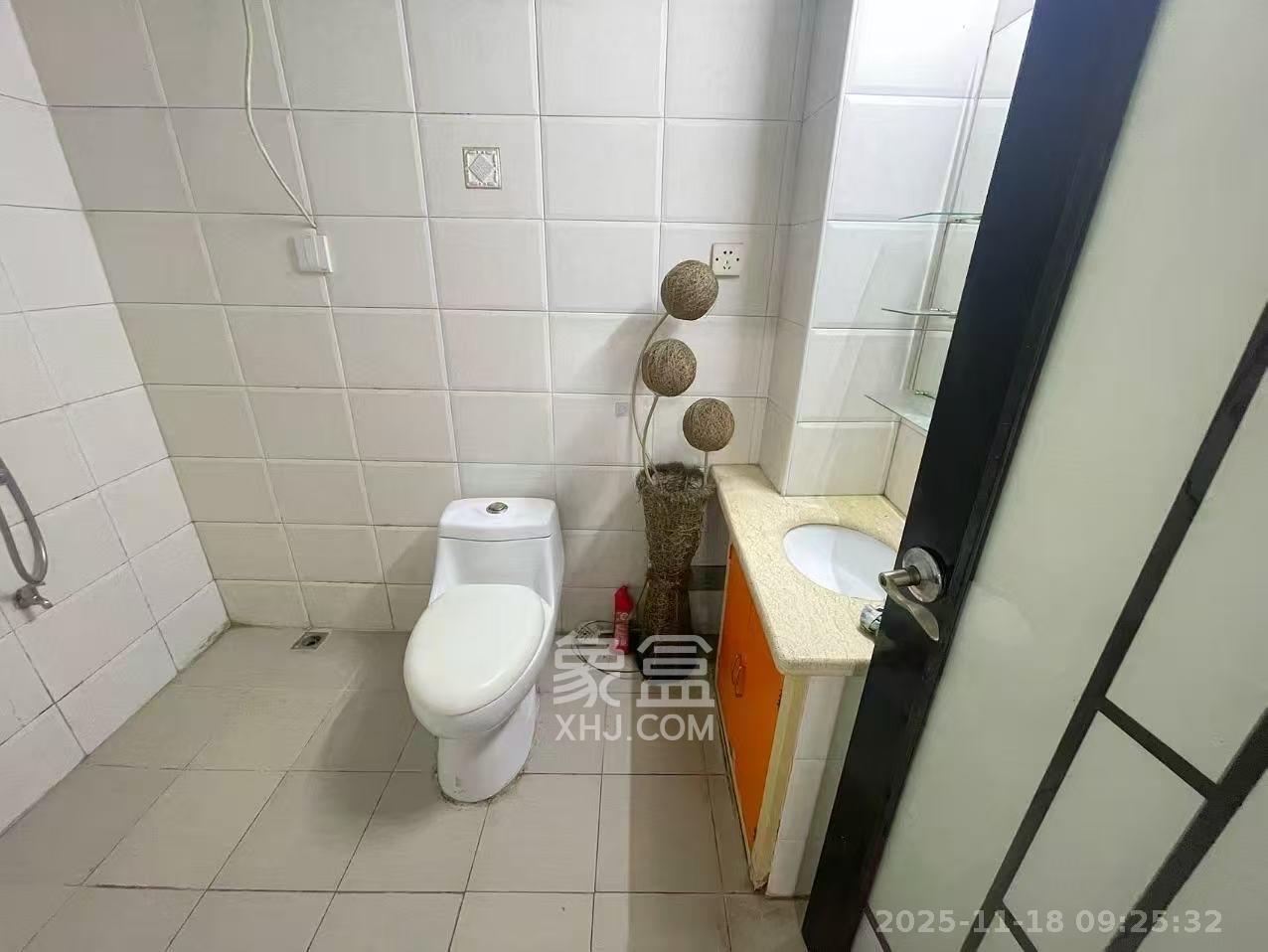 卓峰家园 3室2厅2卫 2000.0元/月 卓峰家园 3室2厅2卫 2000.0元/月室内图