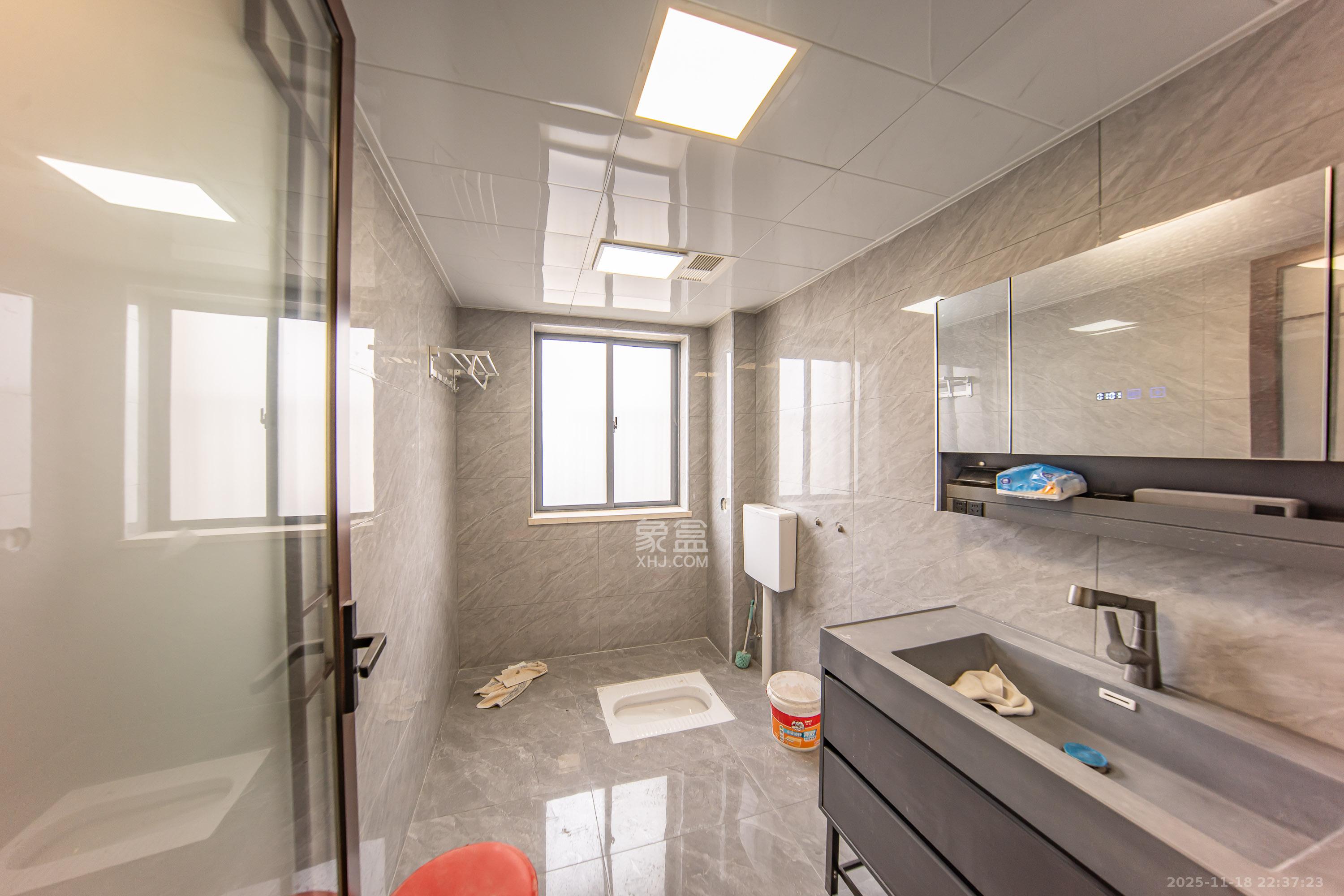 深业鹭栖府  4室2厅2卫    218.0万卫生间