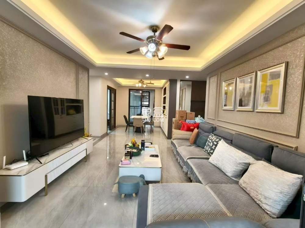 美的雪峰山  4室2厅2卫    87.8万