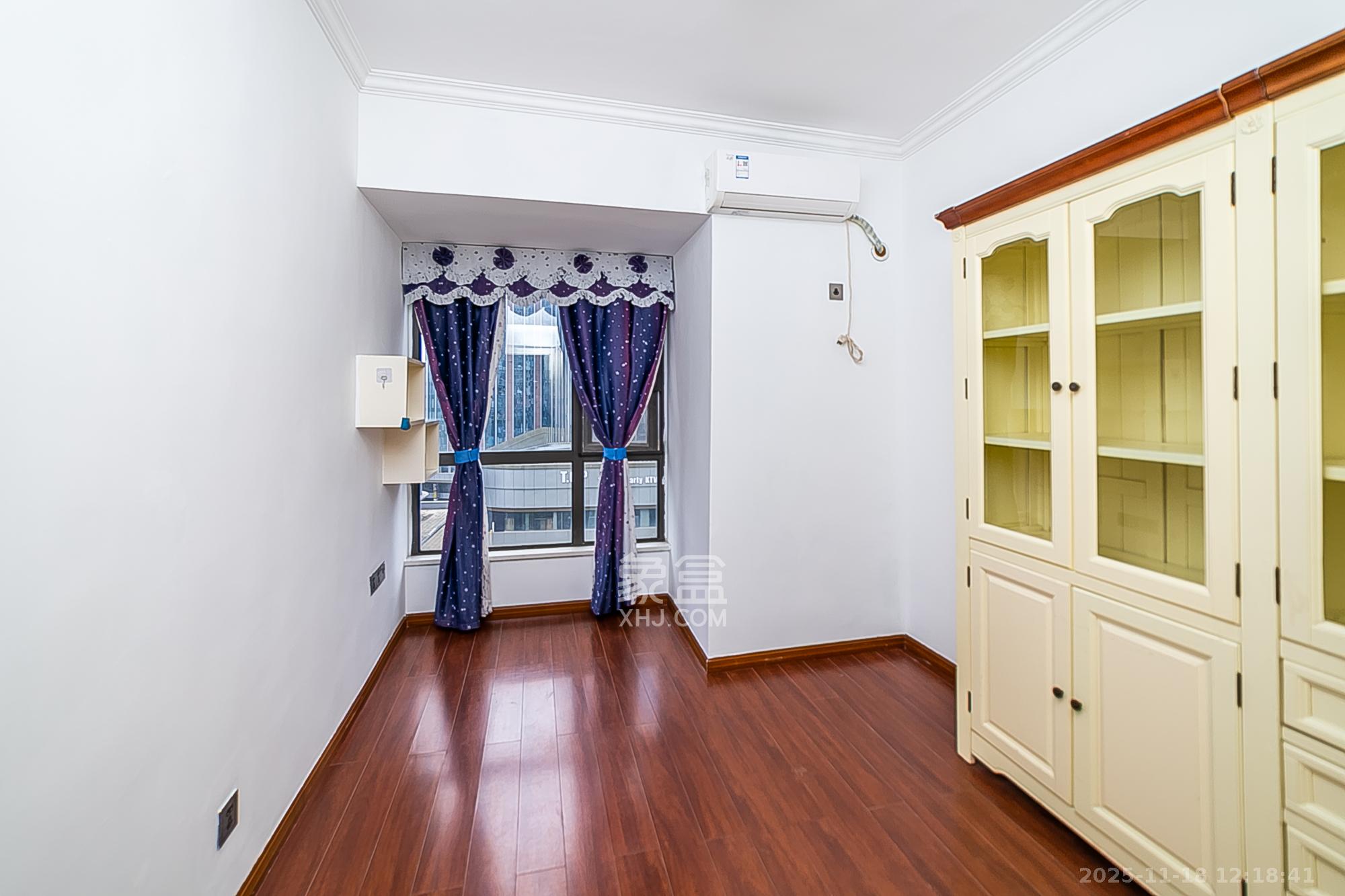 通用时代国际社区  3室2厅2卫    108.0万卧室