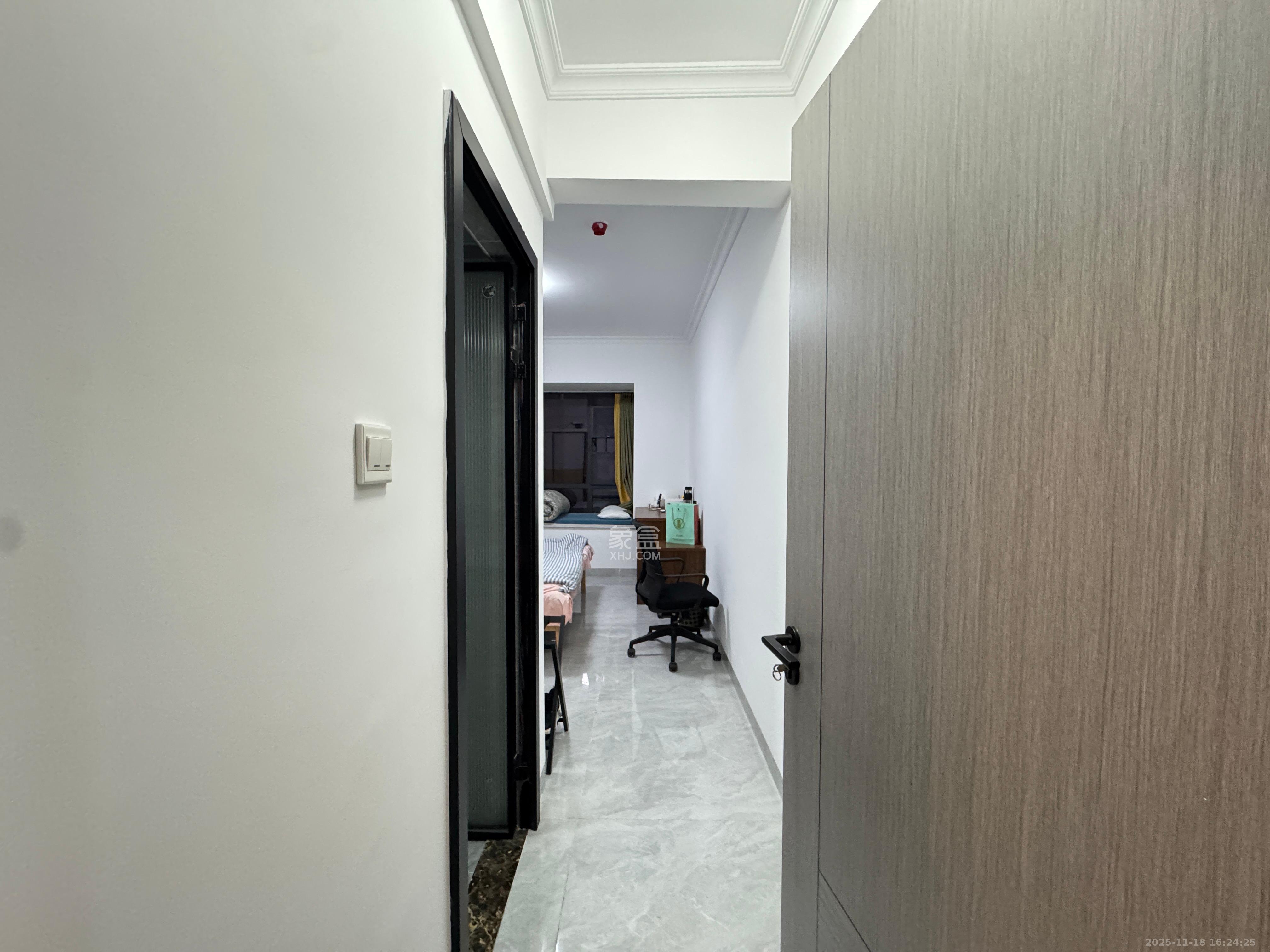 振业城三期  4室2厅1卫    3200.0元/月室内图