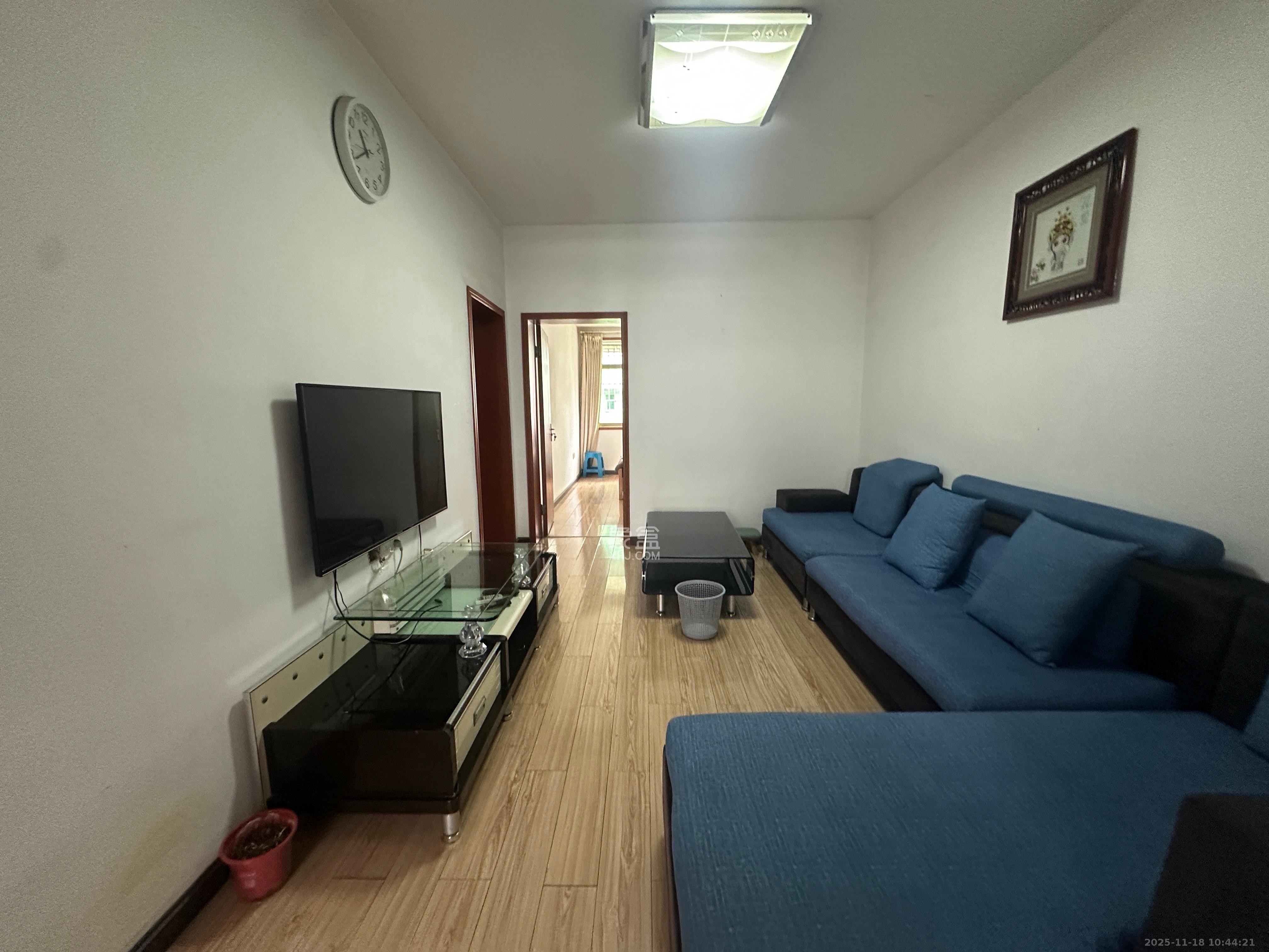 湘仪家园  3室2厅1卫    1600.0元/月