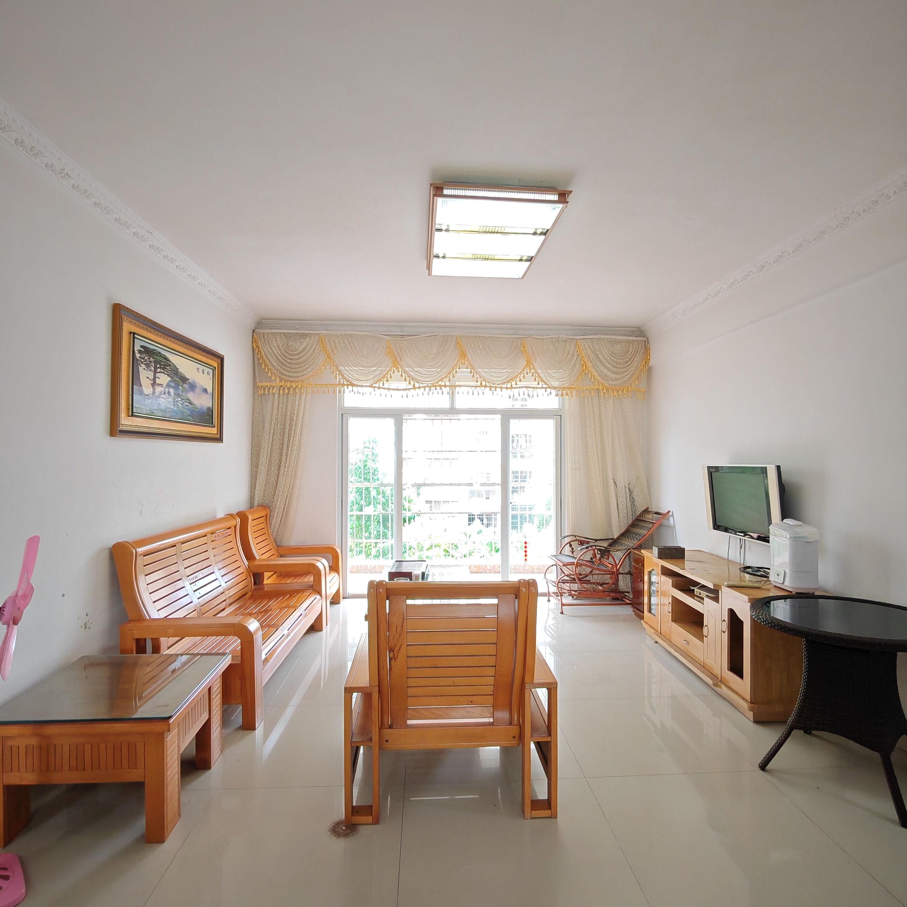 蓝水湾一期  3室2厅2卫    2800.0元/月