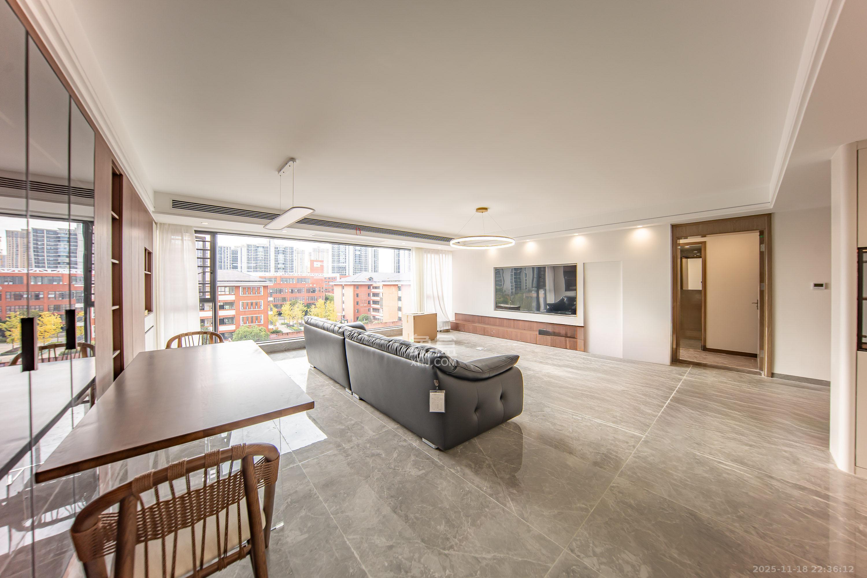 保利天汇  4室2厅3卫    475.0万