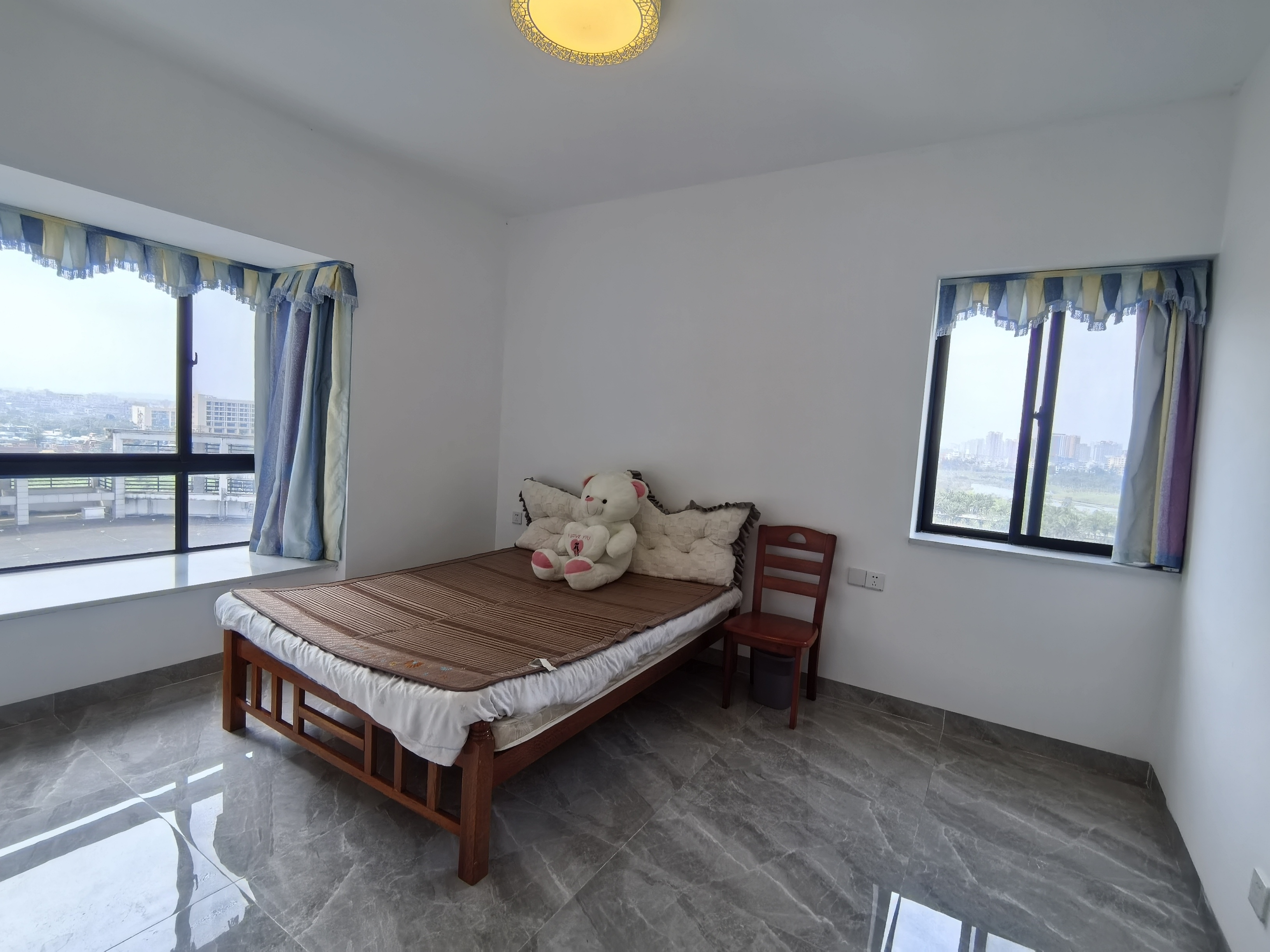 椰海家园一期  3室2厅2卫    3300.0元/月室内图