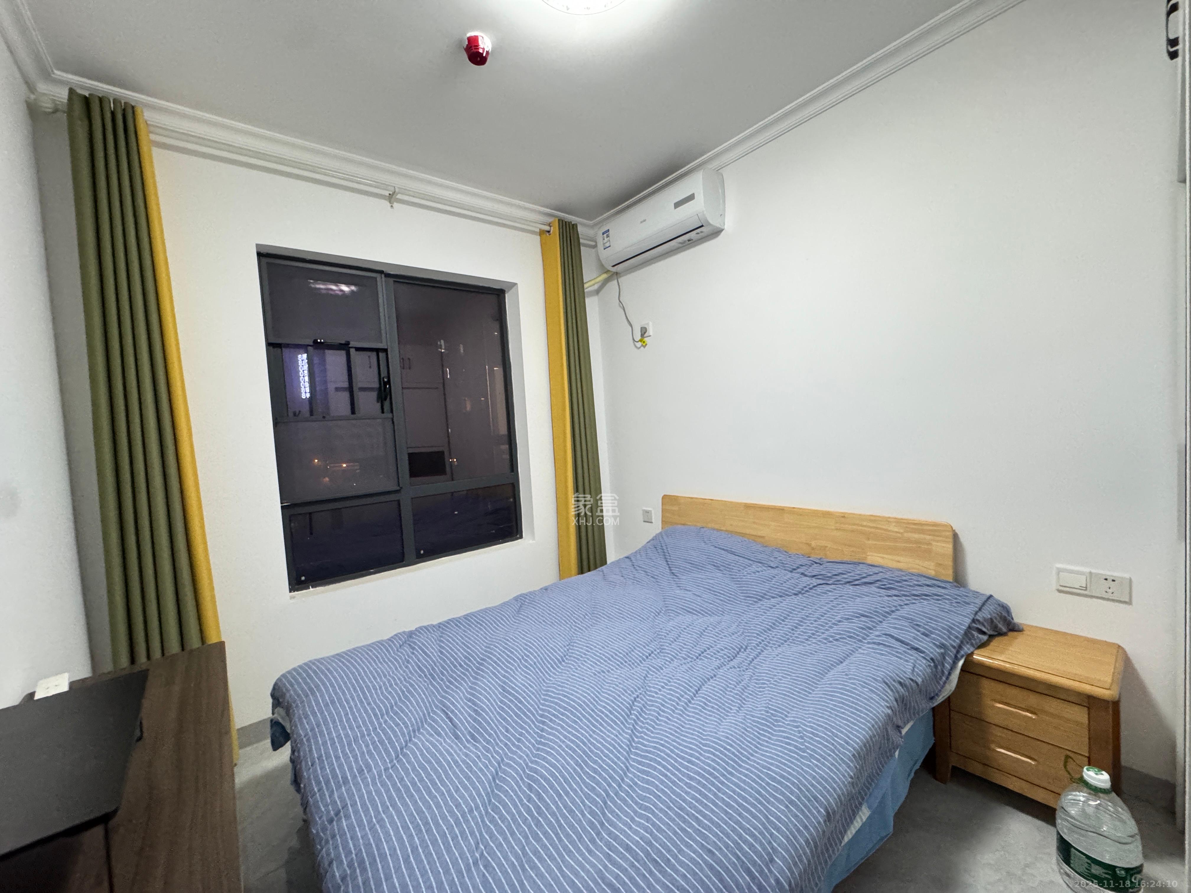 振业城三期  4室2厅1卫    3200.0元/月室内图