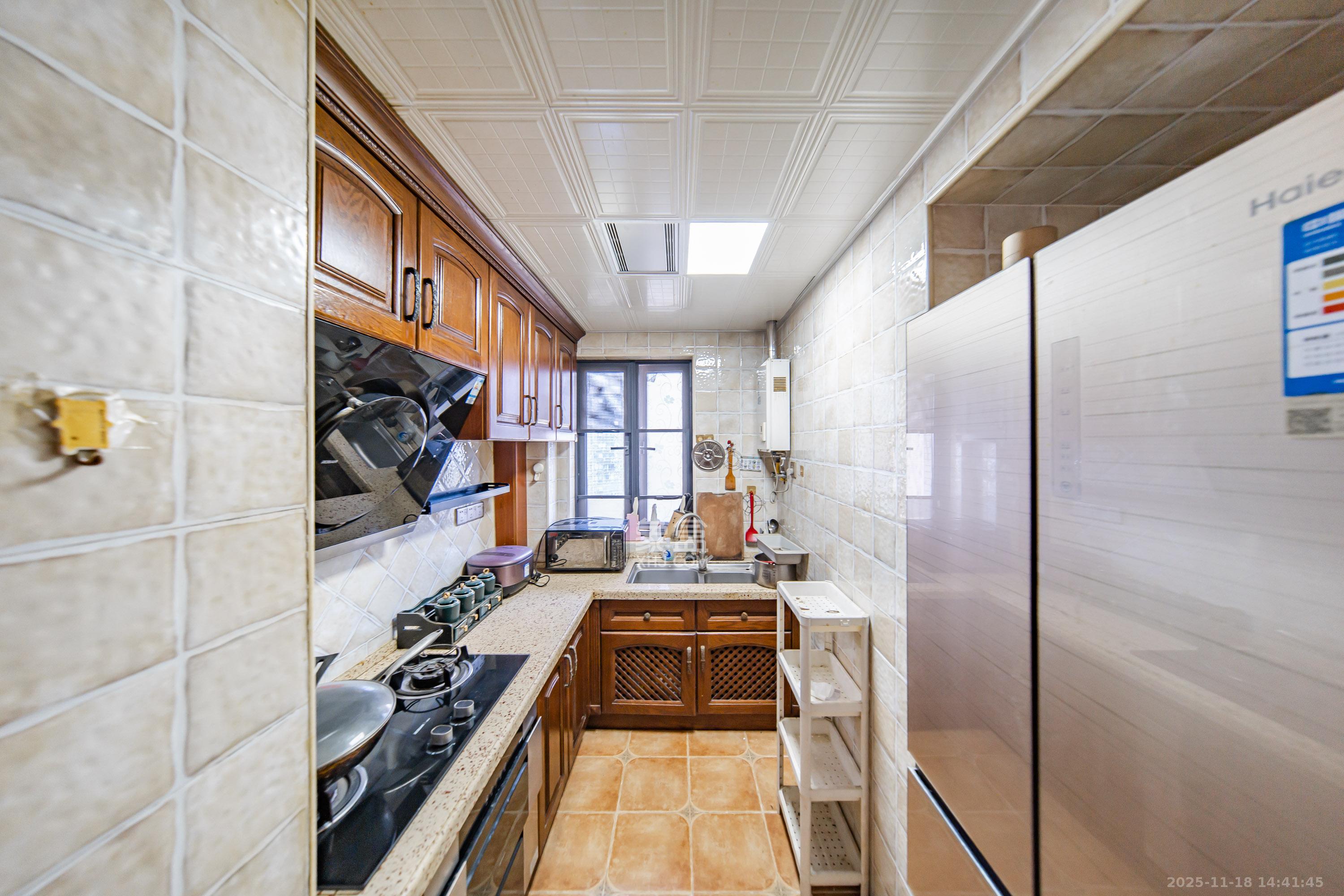 天健壹平方英里（天健芙蓉盛世二期）  3室2厅2卫    130.0万厨房