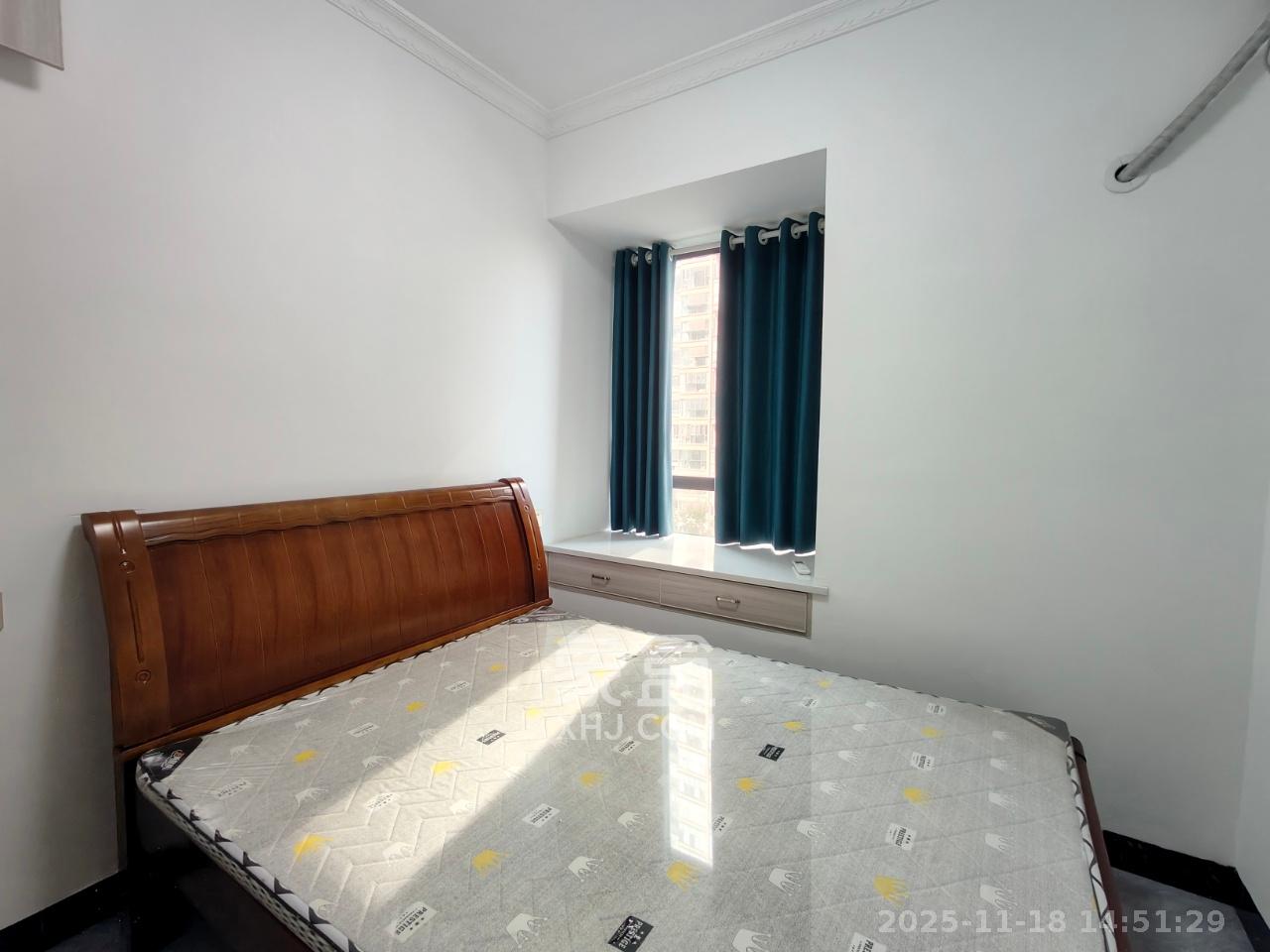 盛世耀凯 3室2厅1卫 2600.0元/月 盛世耀凯 3室2厅1卫 2600.0元/月室内图