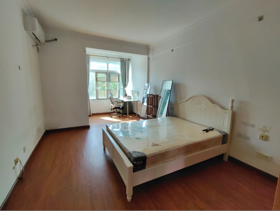 成信景苑 3室2厅2卫 2200.0元/月 成信景苑 3室2厅2卫 2200.0元/月室内图