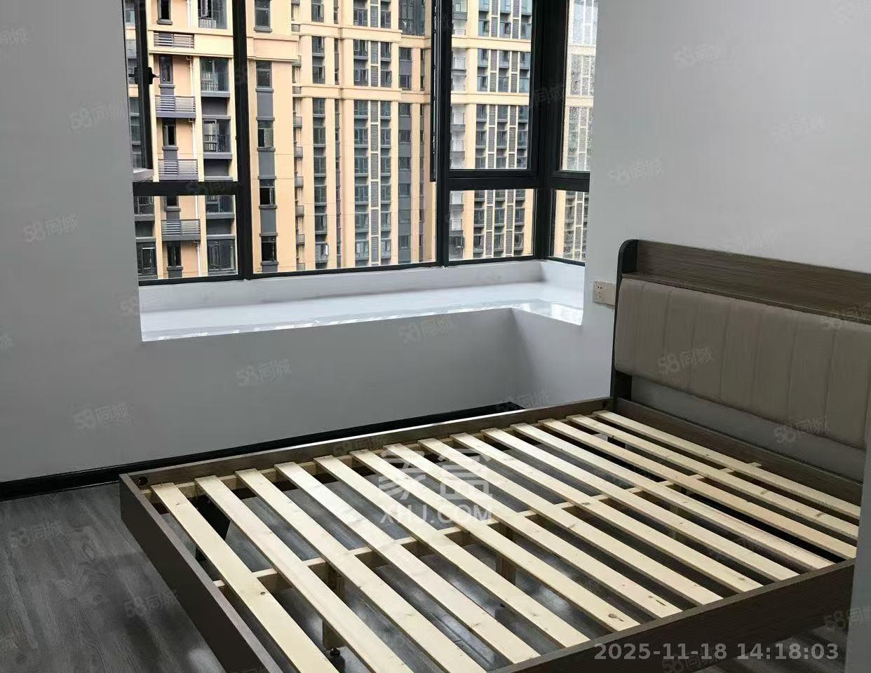 天健城  3室2厅2卫    3800.0元/月室内图