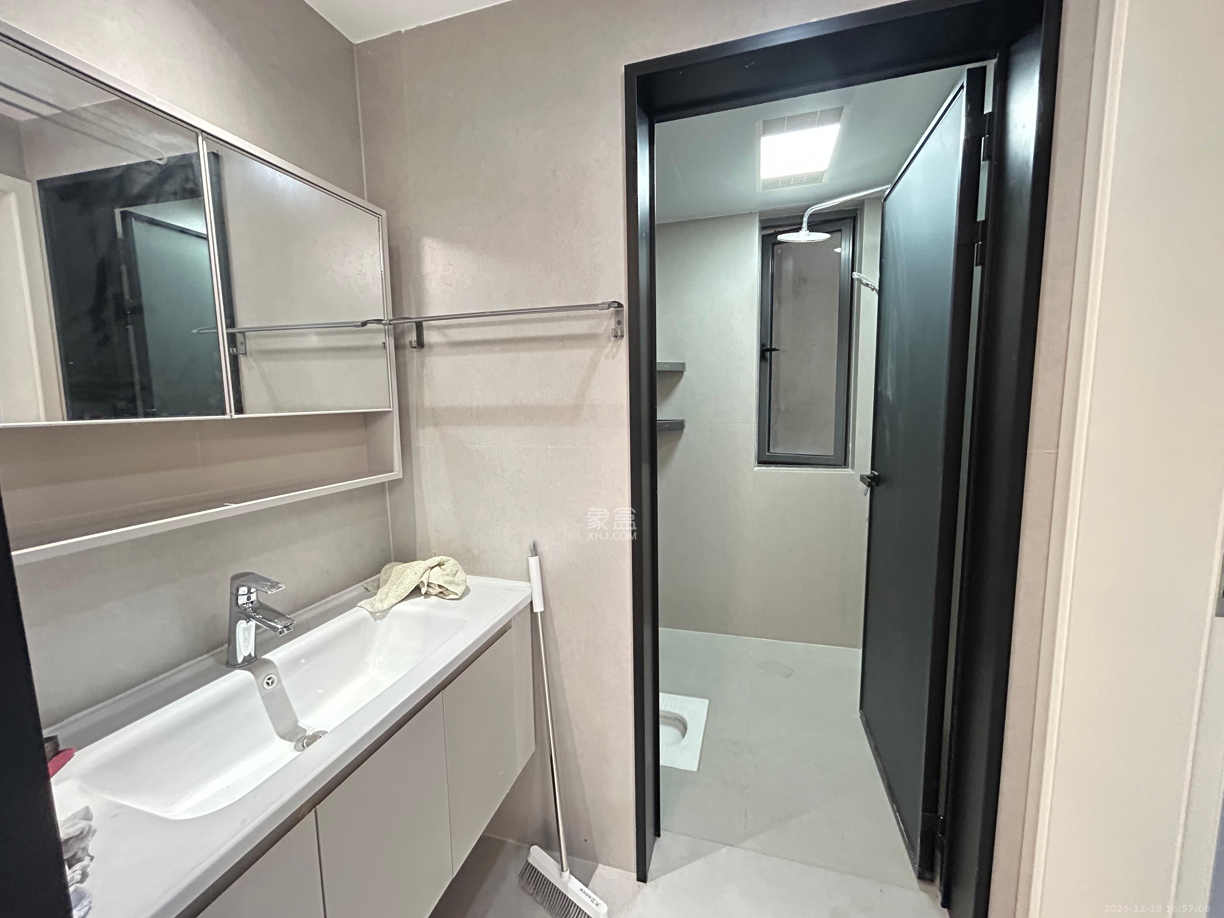 中建悦和城  3室2厅2卫    3000.0元/月室内图