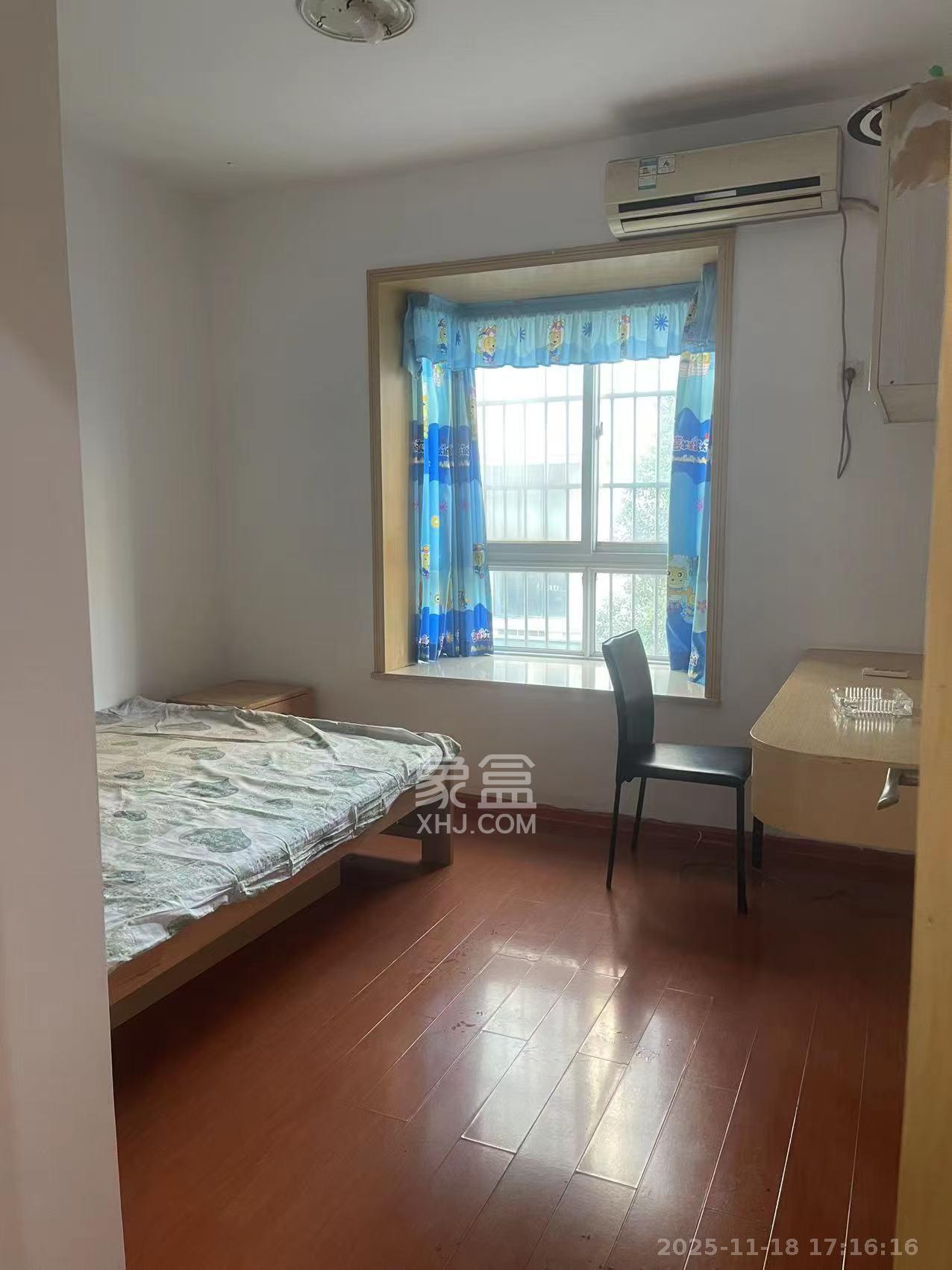 麓谷加州阳光 3室2厅2卫 2300.0元/月 麓谷加州阳光 3室2厅2卫 2300.0元/月室内图