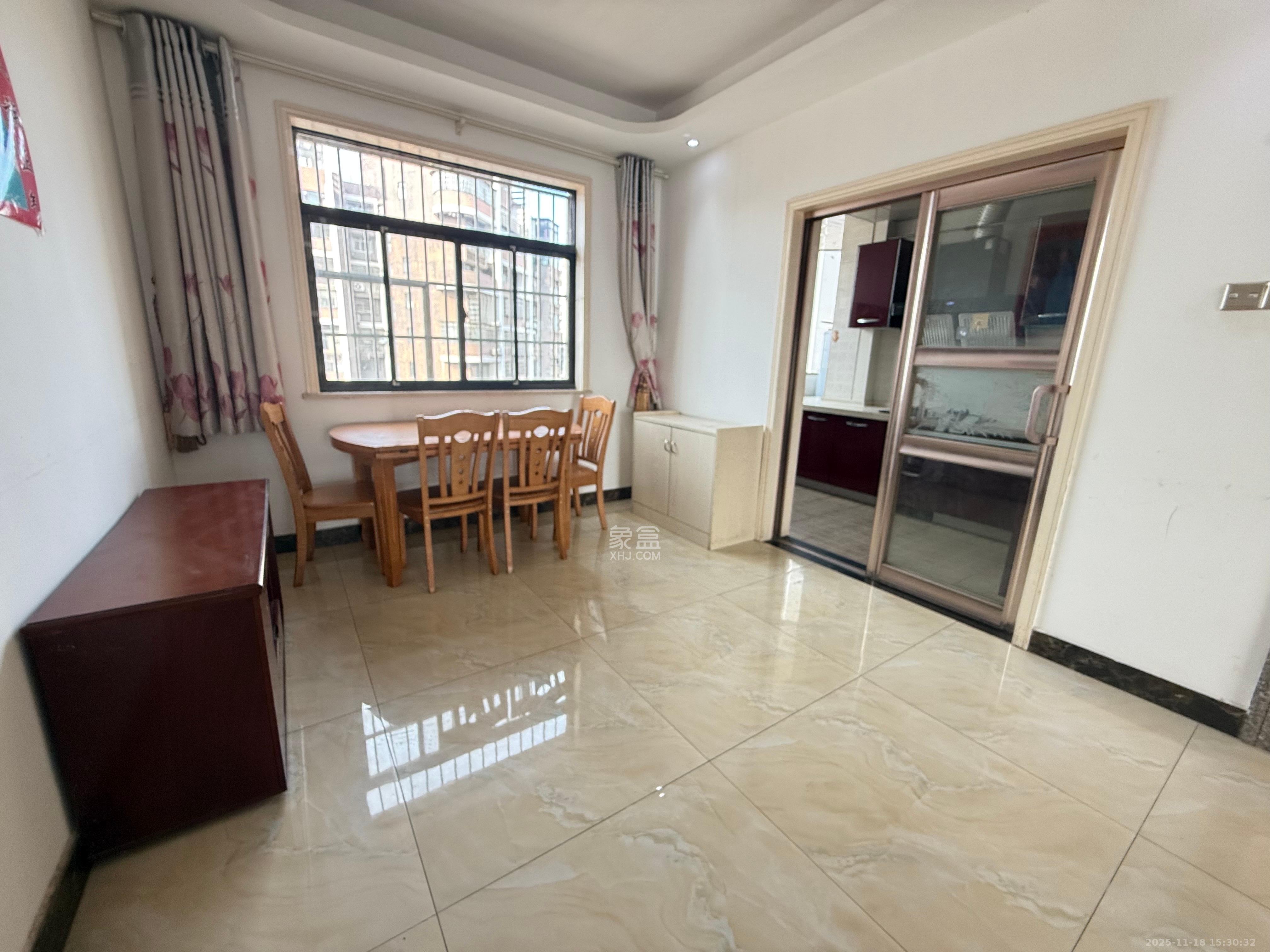 幸福里润城（幸福里二期）  4室2厅2卫    2100.0元/月室内图