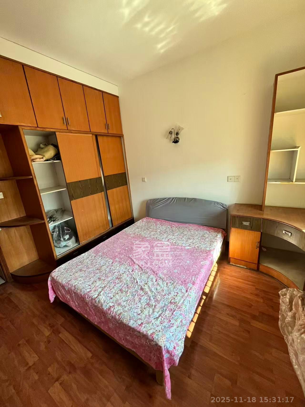 中南汽车世界  2室1厅1卫    1000.0元/月室内图