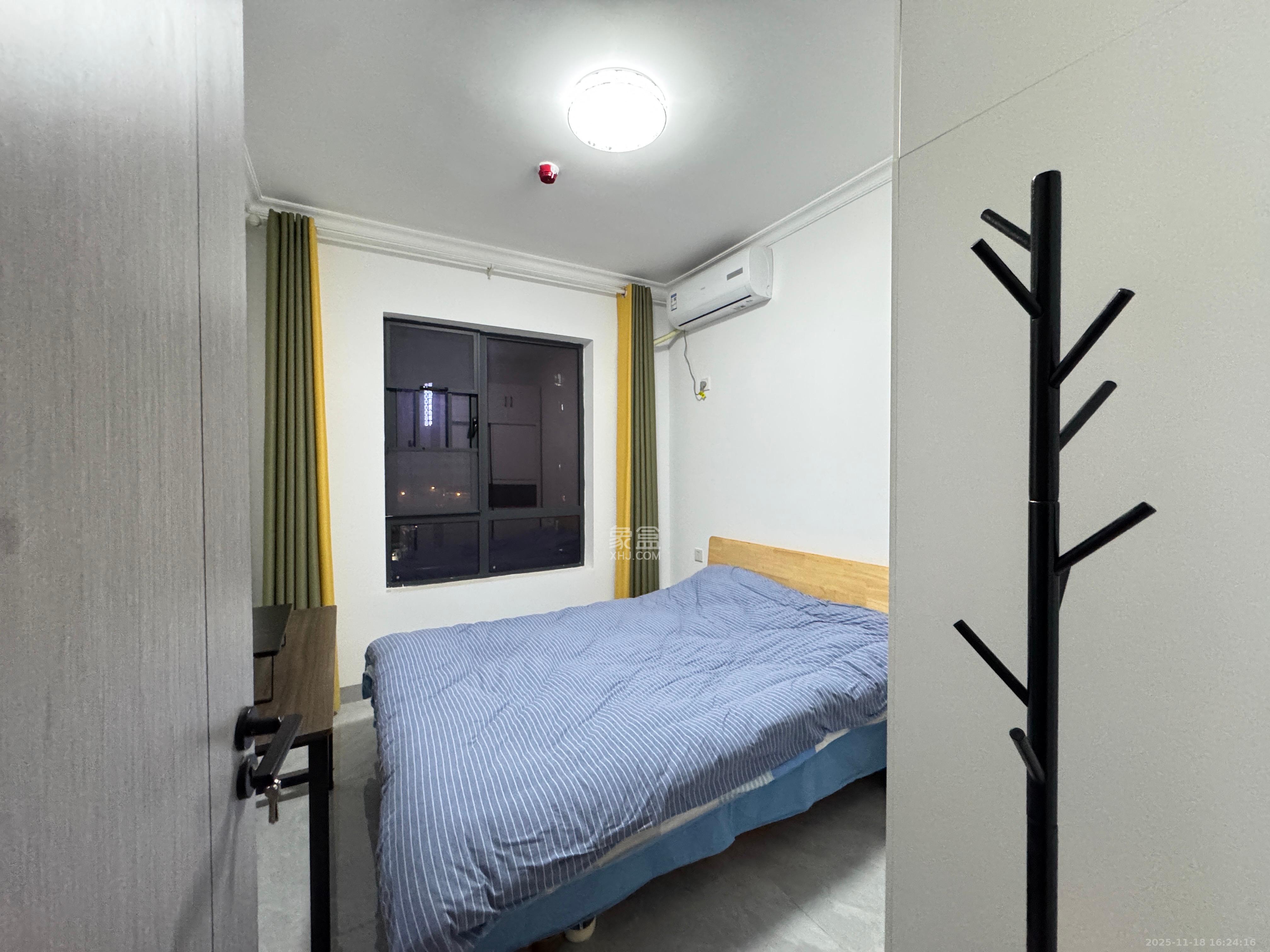 振业城三期  4室2厅1卫    3200.0元/月室内图