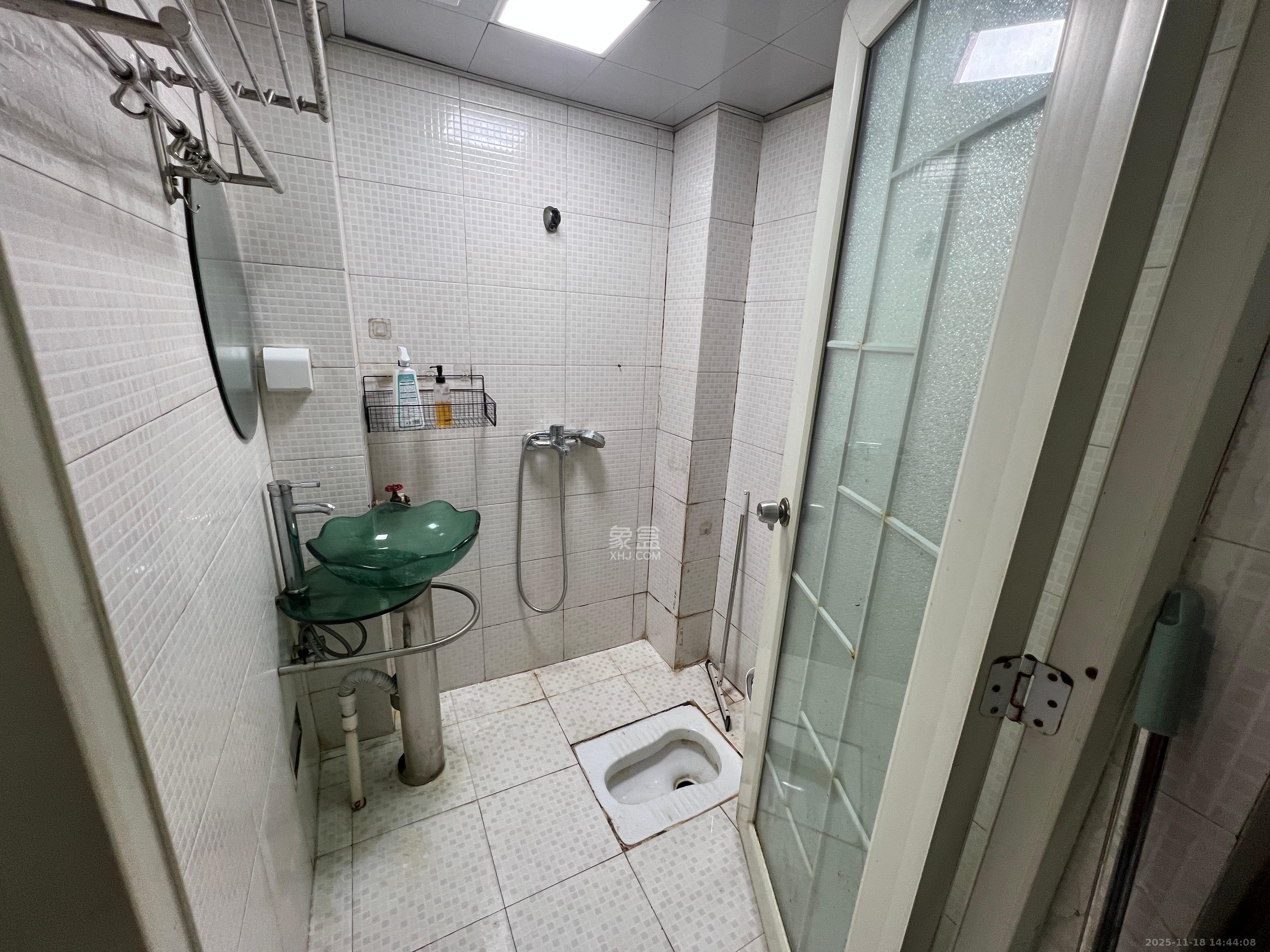 三和公寓  1室1厅1卫    1100.0元/月室内图