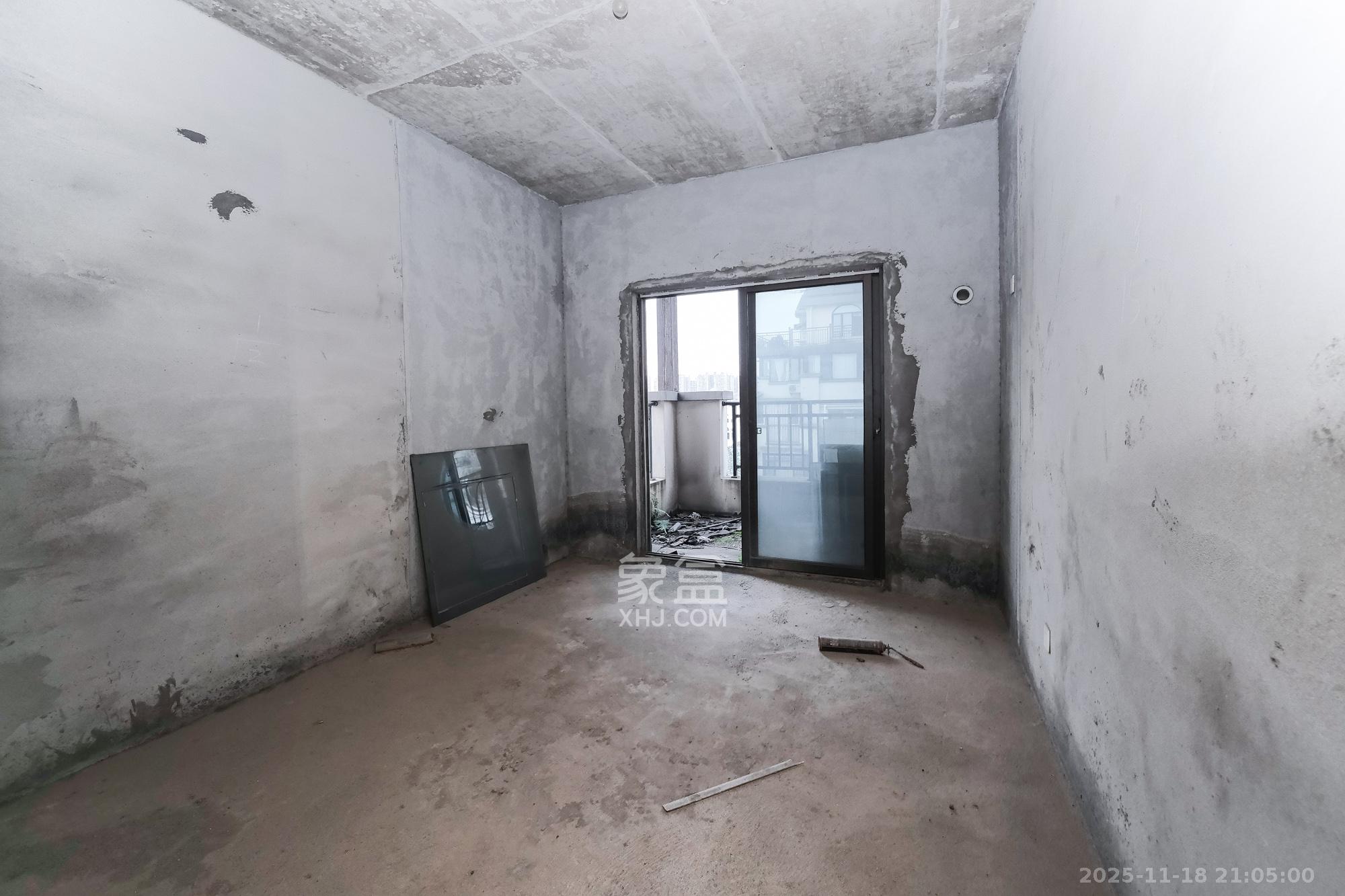 艾美潇湘 3室2厅2卫 73.8万 艾美潇湘 3室2厅2卫 73.8万卧室