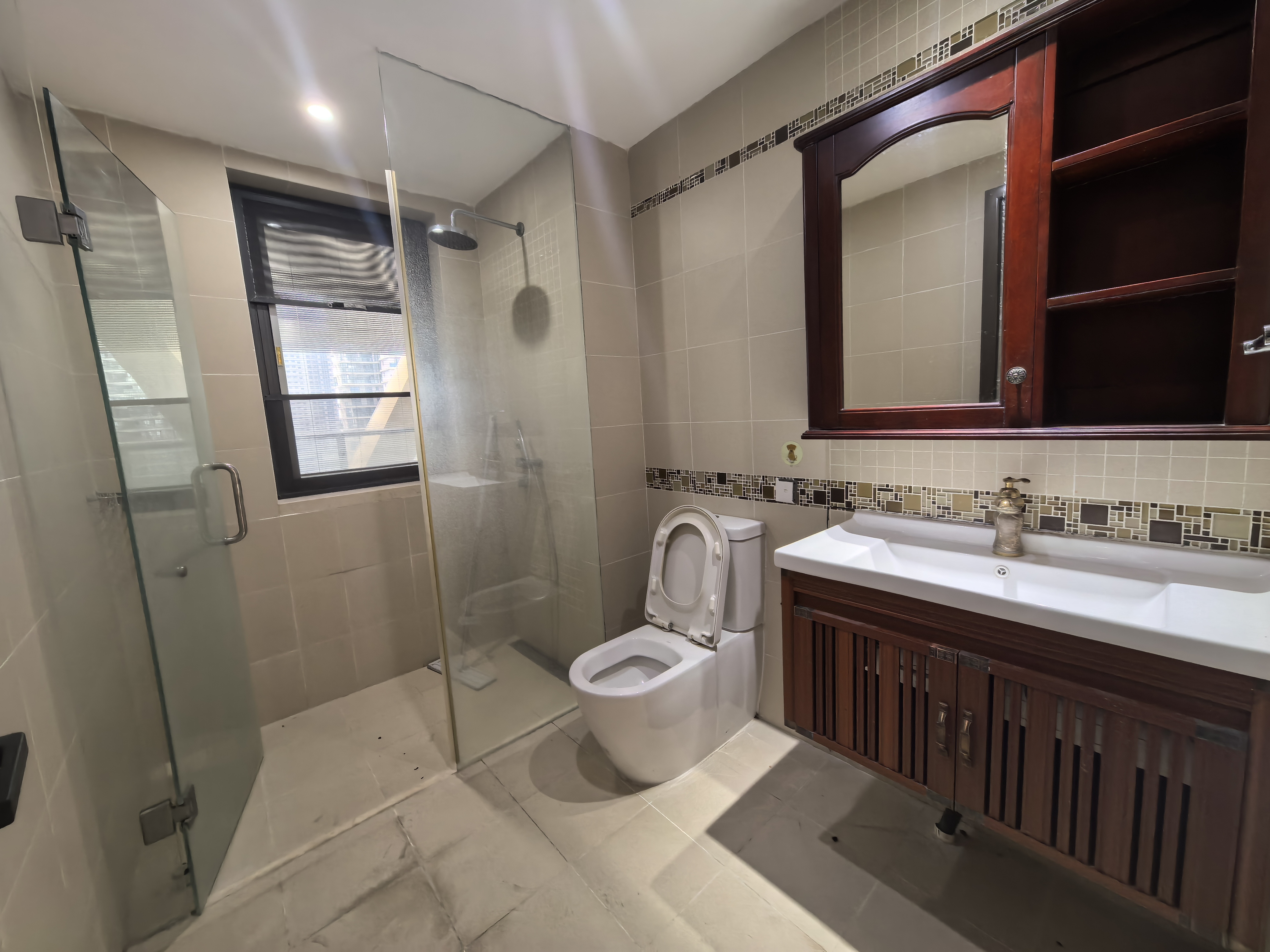 海域阳光（一二期）  2室1厅1卫    2300.0元/月室内图