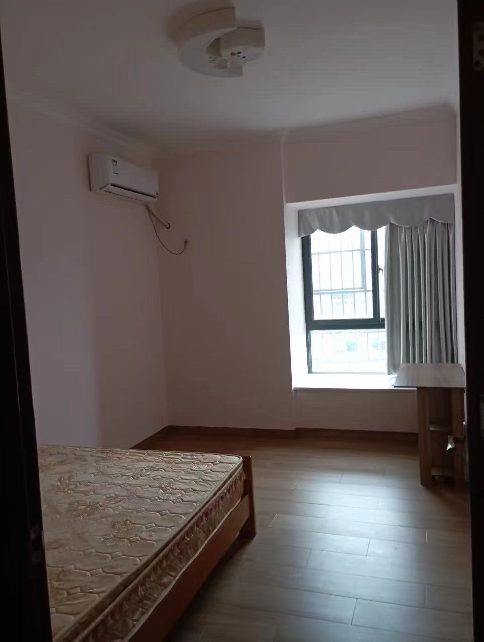 南方电网小区  3室2厅2卫    4300.0元/月室内图