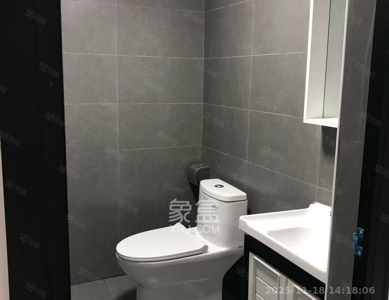 天健城 3室2厅2卫 3800.0元/月 天健城 3室2厅2卫 3800.0元/月室内图