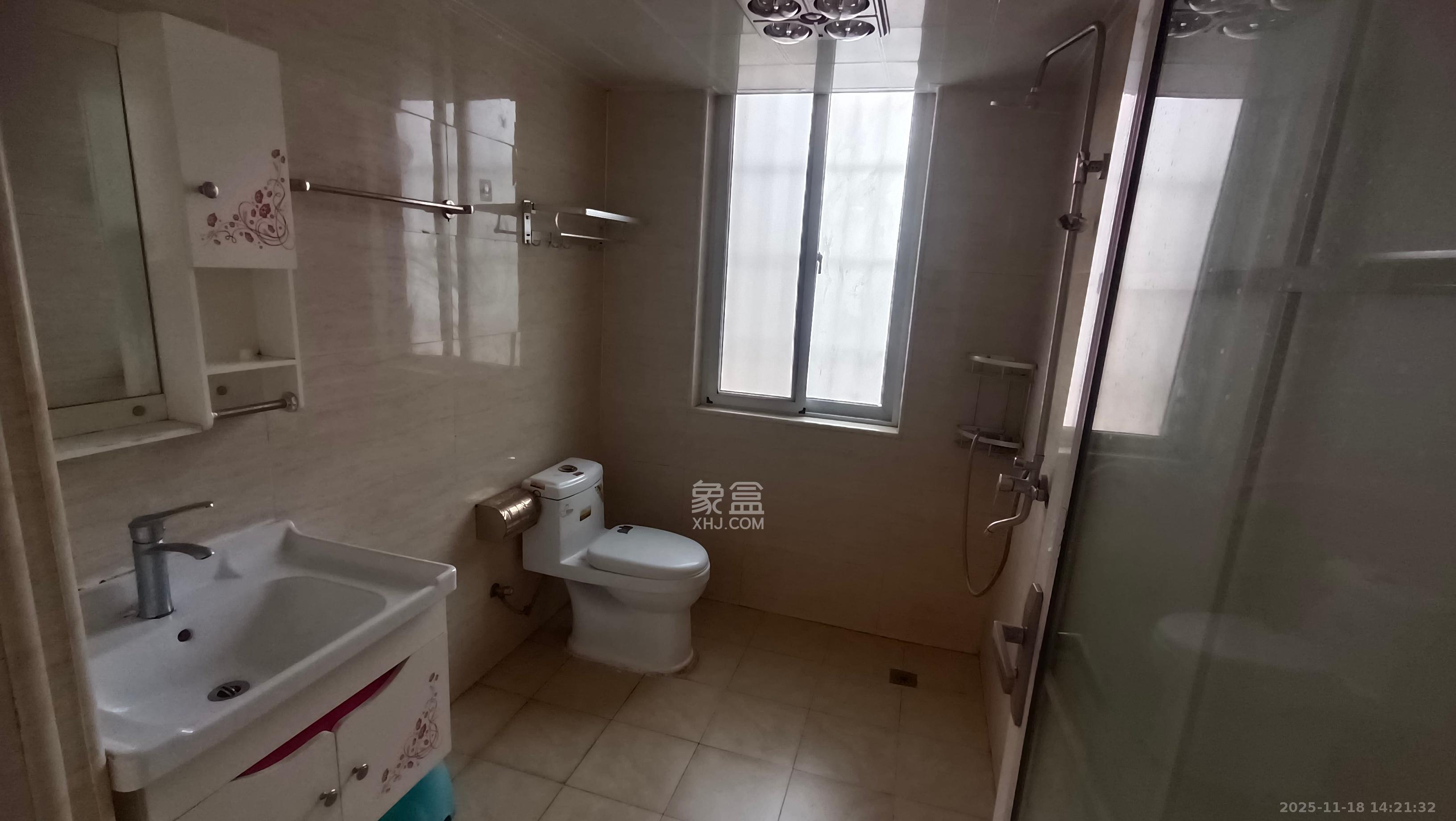 星城新宇月雅苑（月塘小区）  3室2厅2卫    2000.0元/月室内图