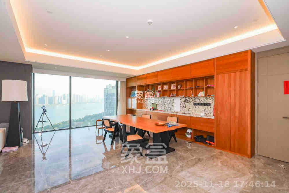 润和滨江湾  5室2厅3卫    60000.0元/月室内图