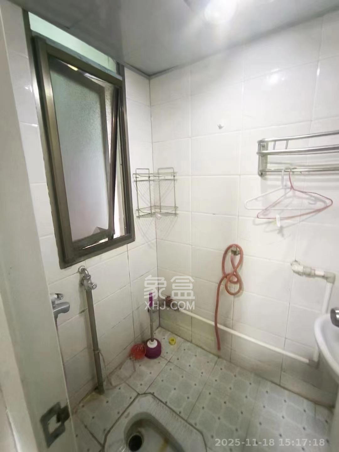 欧园  1室1厅1卫    1300.0元/月室内图