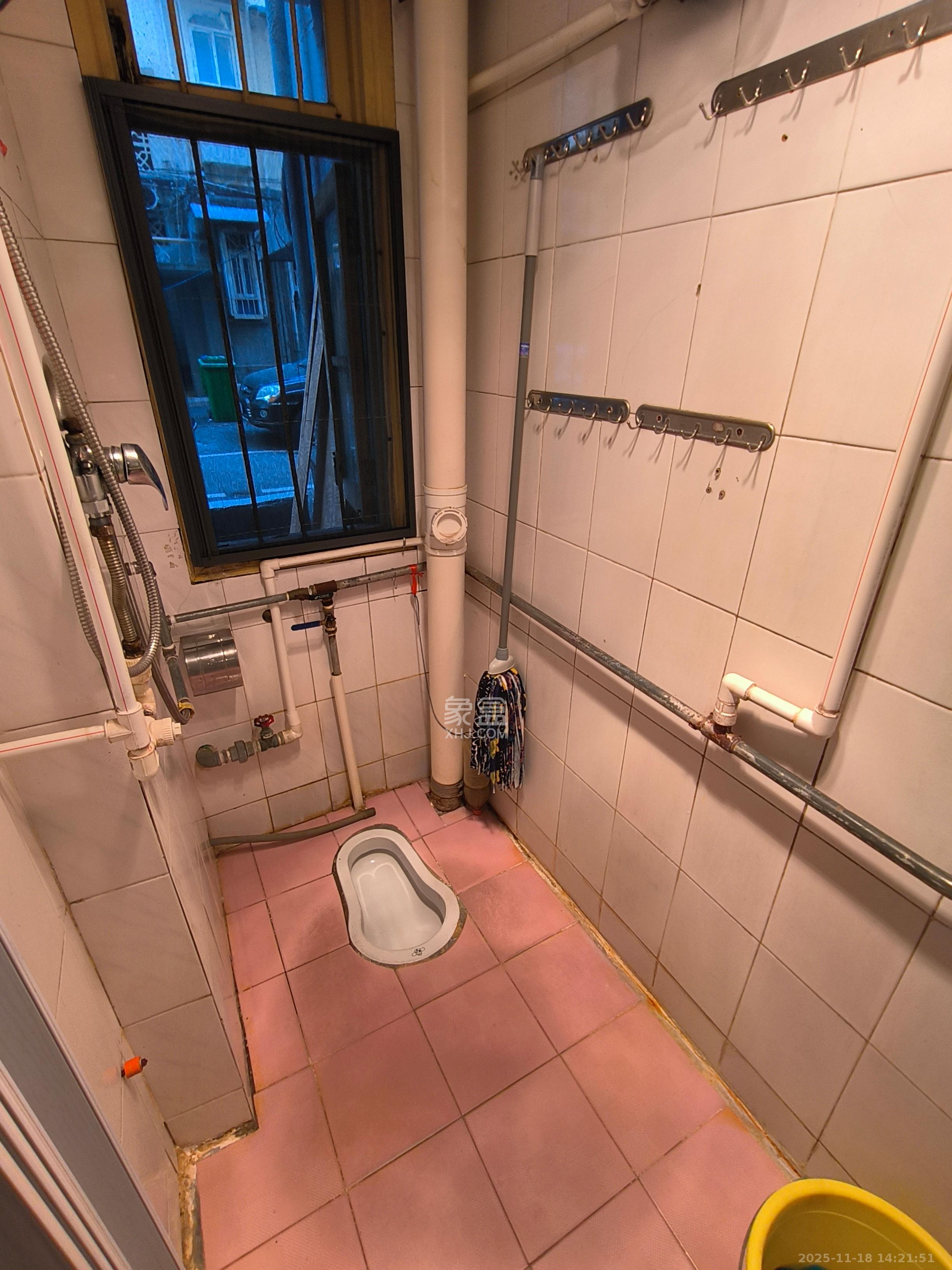 长勘小区  2室1厅1卫    2000.0元/月室内图