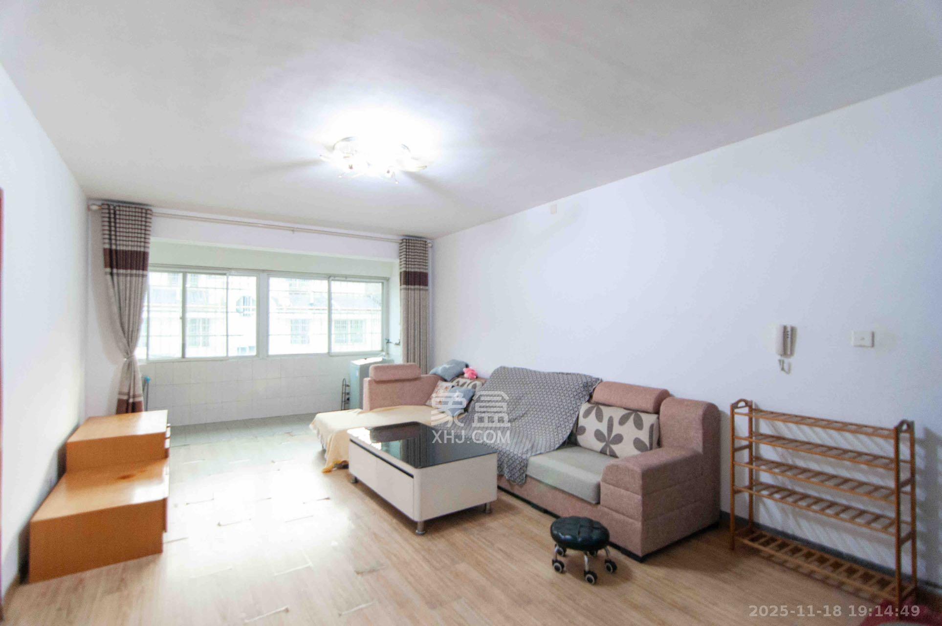 恩瑞麓山名园（龙王港小区）  3室2厅2卫    1900.0元/月室内图