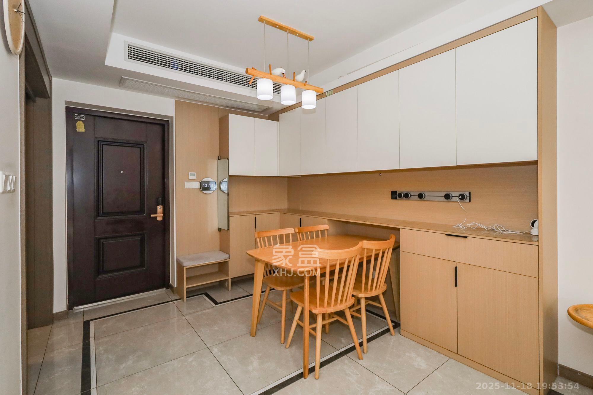 龙湖铂金中心(龙湖春江郦城) 3室2厅2卫 4800.0元/月 龙湖铂金中心(龙湖春江郦城) 3室2厅2卫 4800.0元/月室内图