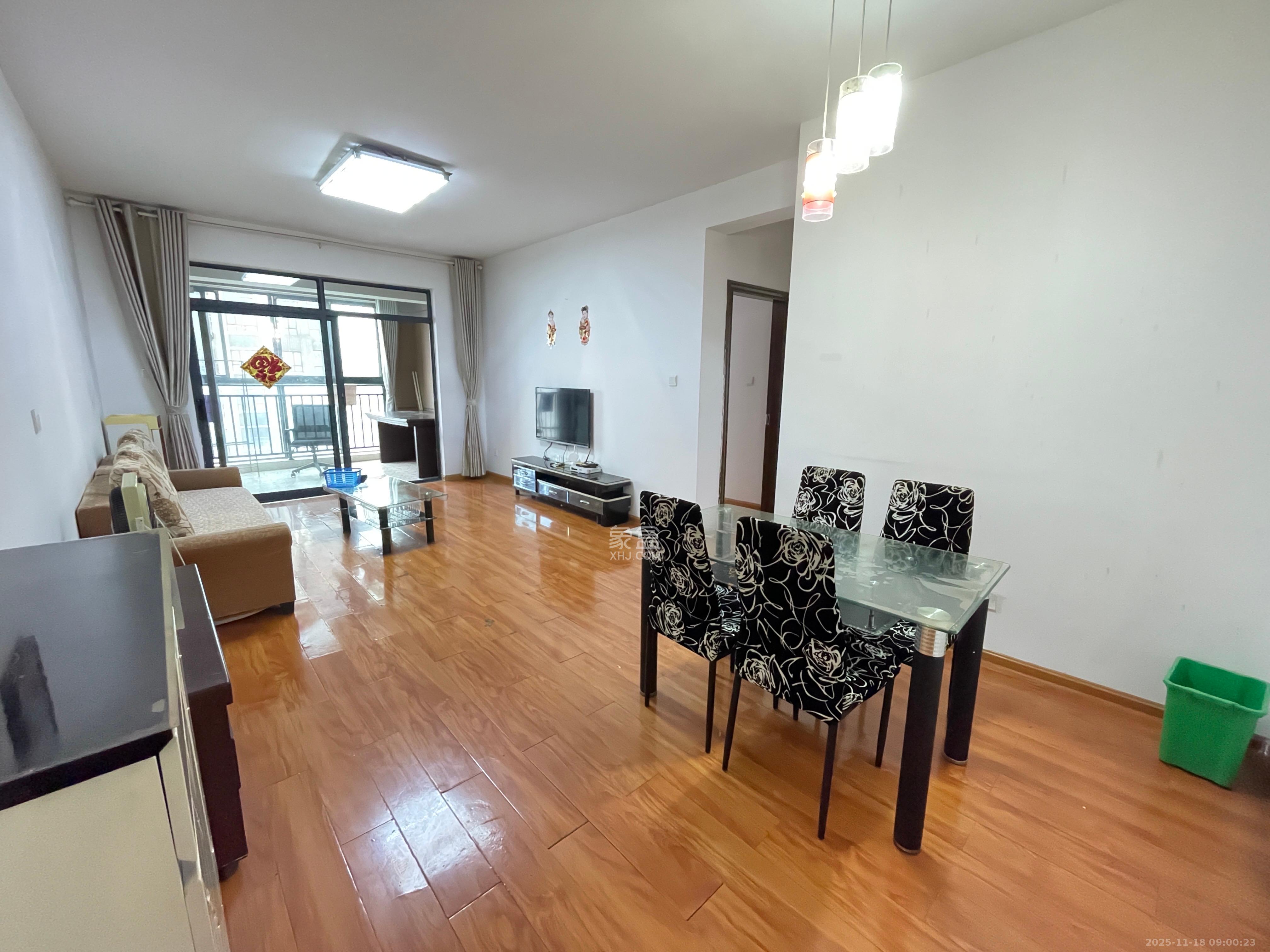 地华梅溪湖畔  2室2厅1卫    2200.0元/月室内图