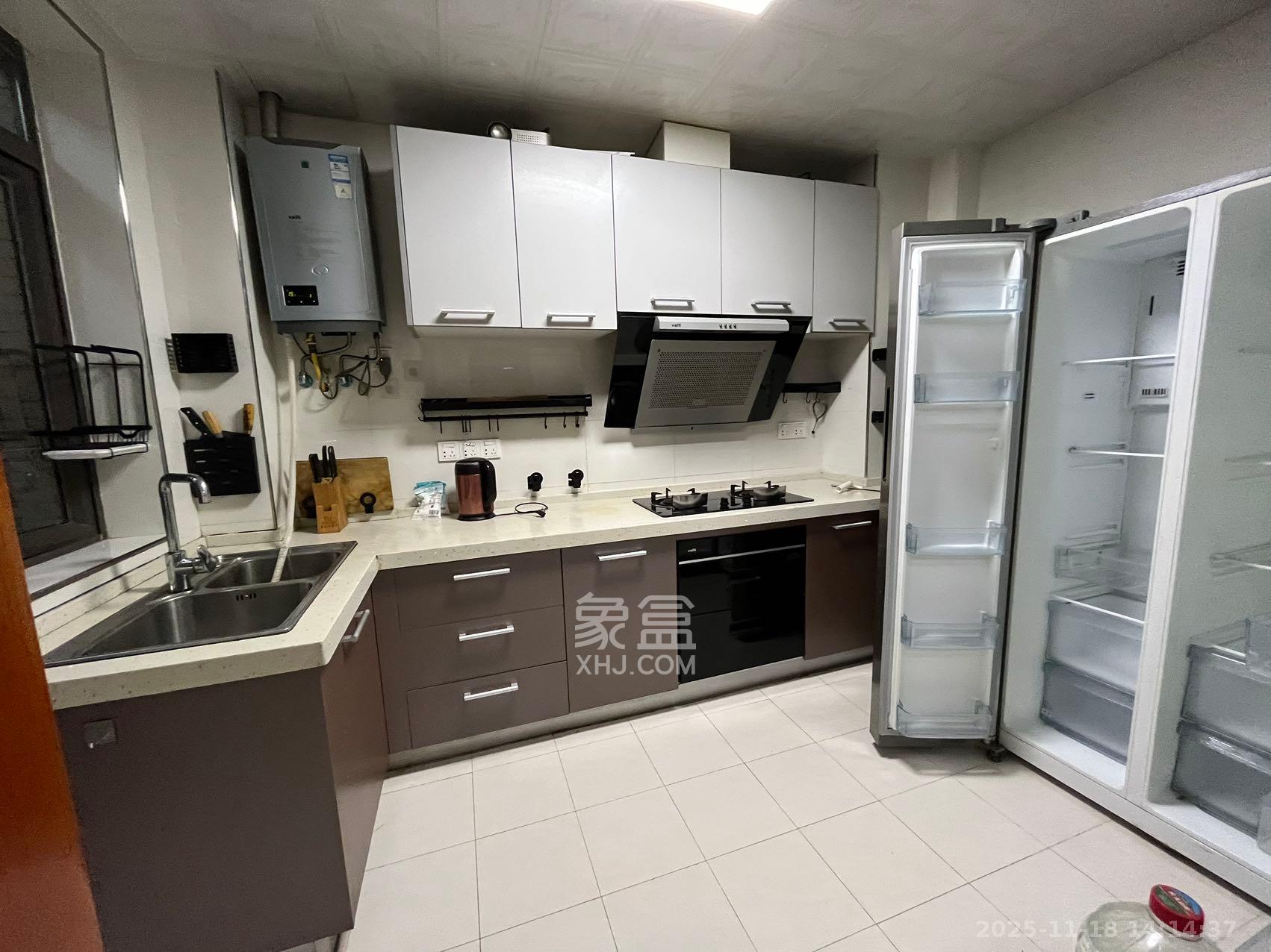 曙光泊岸  3室2厅2卫    3800.0元/月室内图