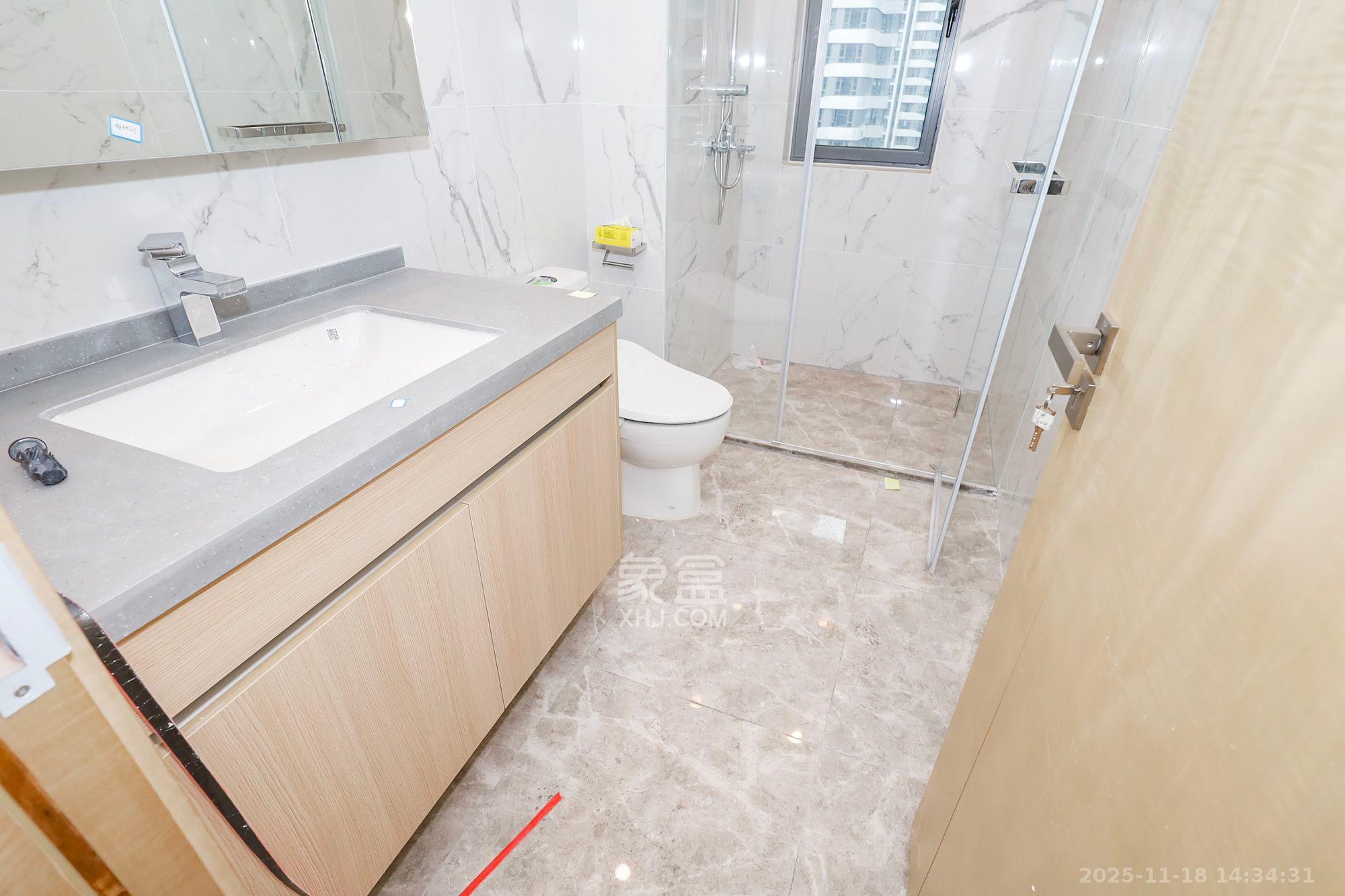 复地滨江金融中心  4室2厅2卫    4200.0元/月室内图