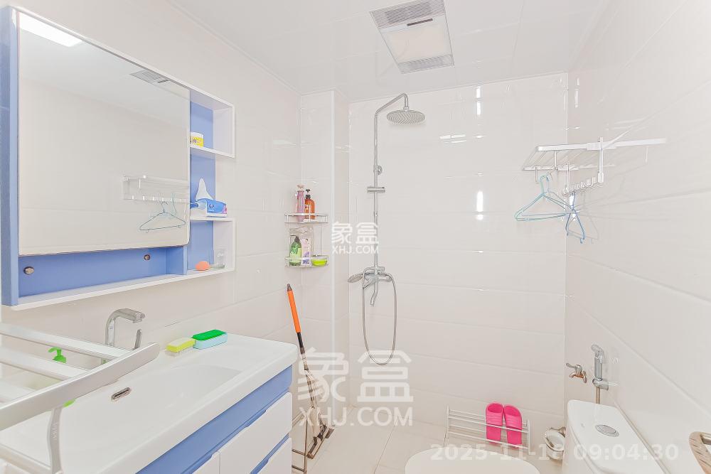 南建公寓 3室2厅2卫 2000.0元/月 南建公寓 3室2厅2卫 2000.0元/月室内图