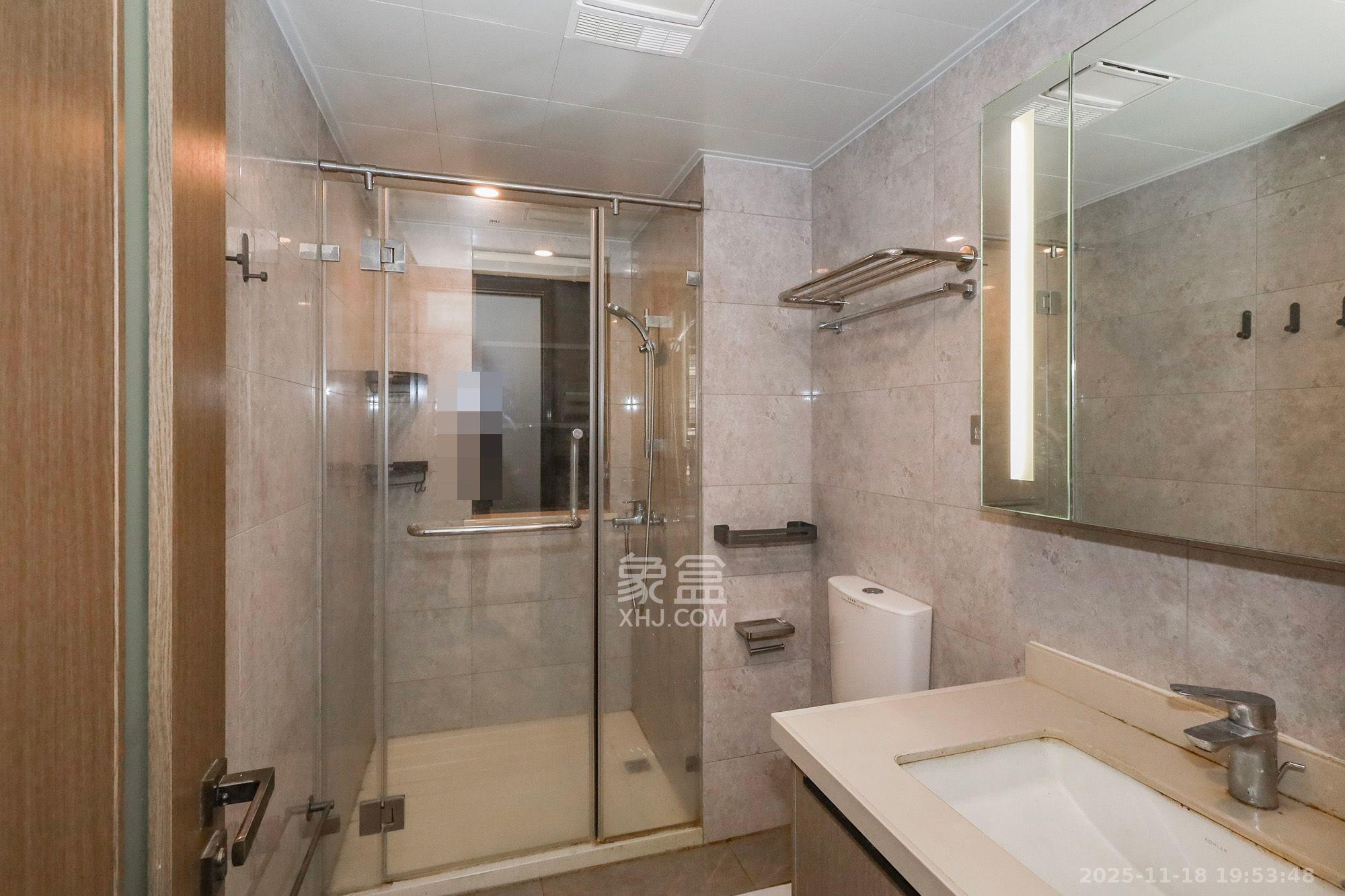 龙湖铂金中心(龙湖春江郦城) 3室2厅2卫 4800.0元/月 龙湖铂金中心(龙湖春江郦城) 3室2厅2卫 4800.0元/月室内图