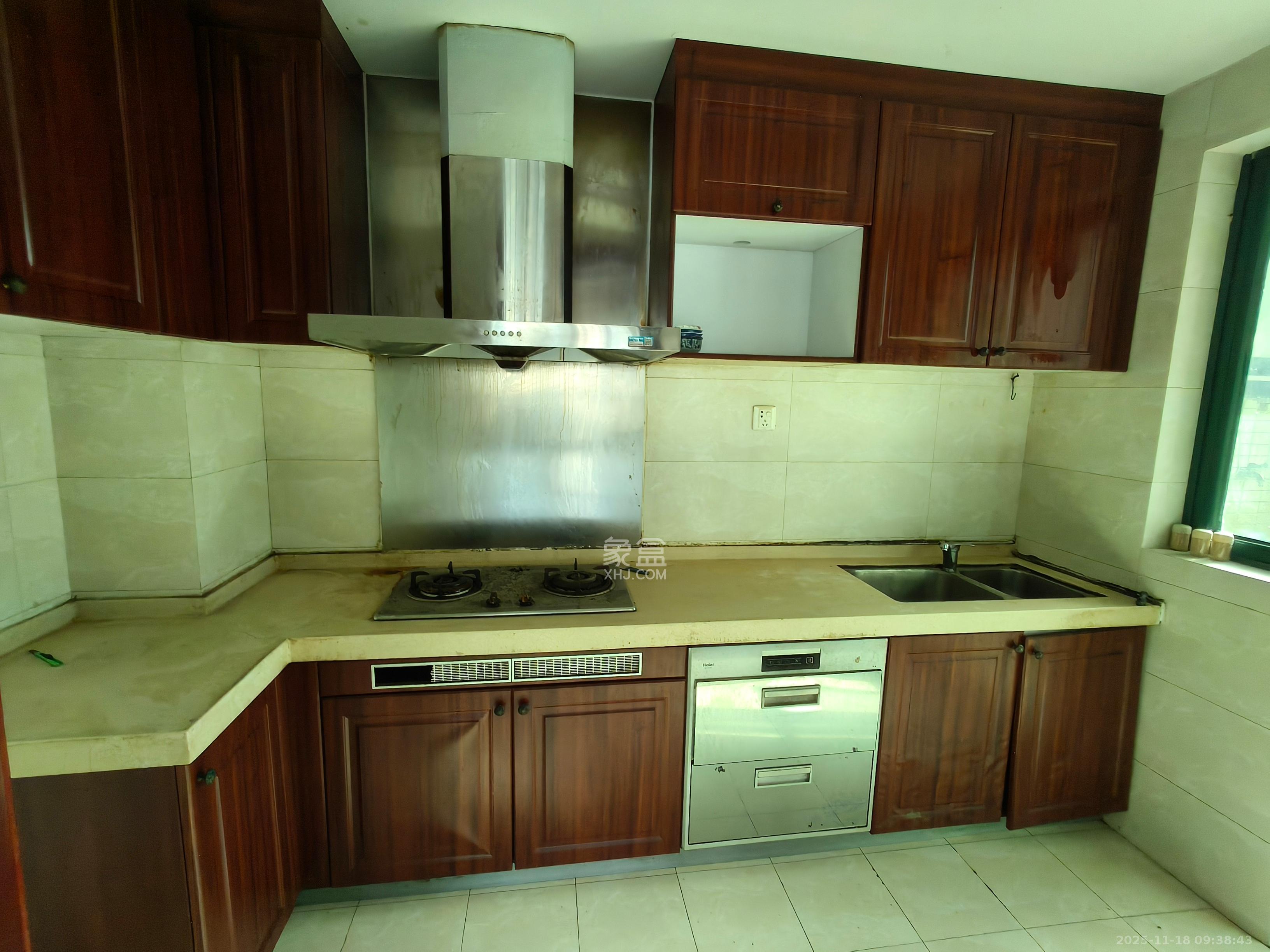 恒大城  4室2厅2卫    2600.0元/月室内图