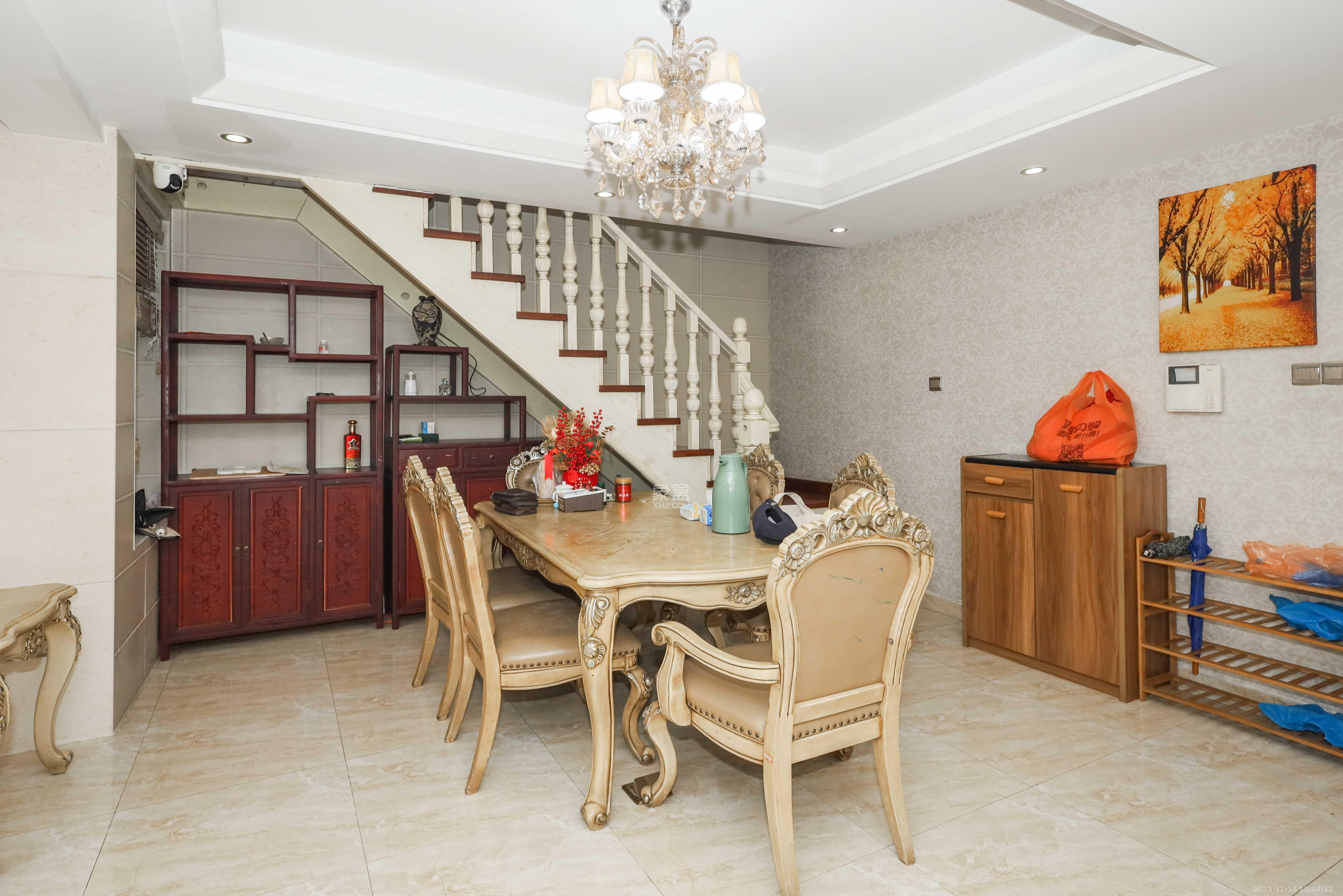 保利麓谷林语D区 3室2厅2卫 199.0万 保利麓谷林语D区 3室2厅2卫 199.0万其他