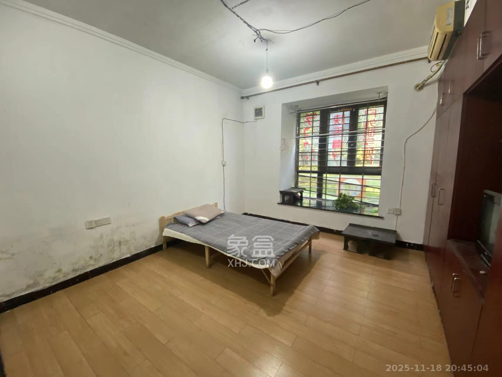 长房东郡  3室1厅2卫    3800.0元/月室内图