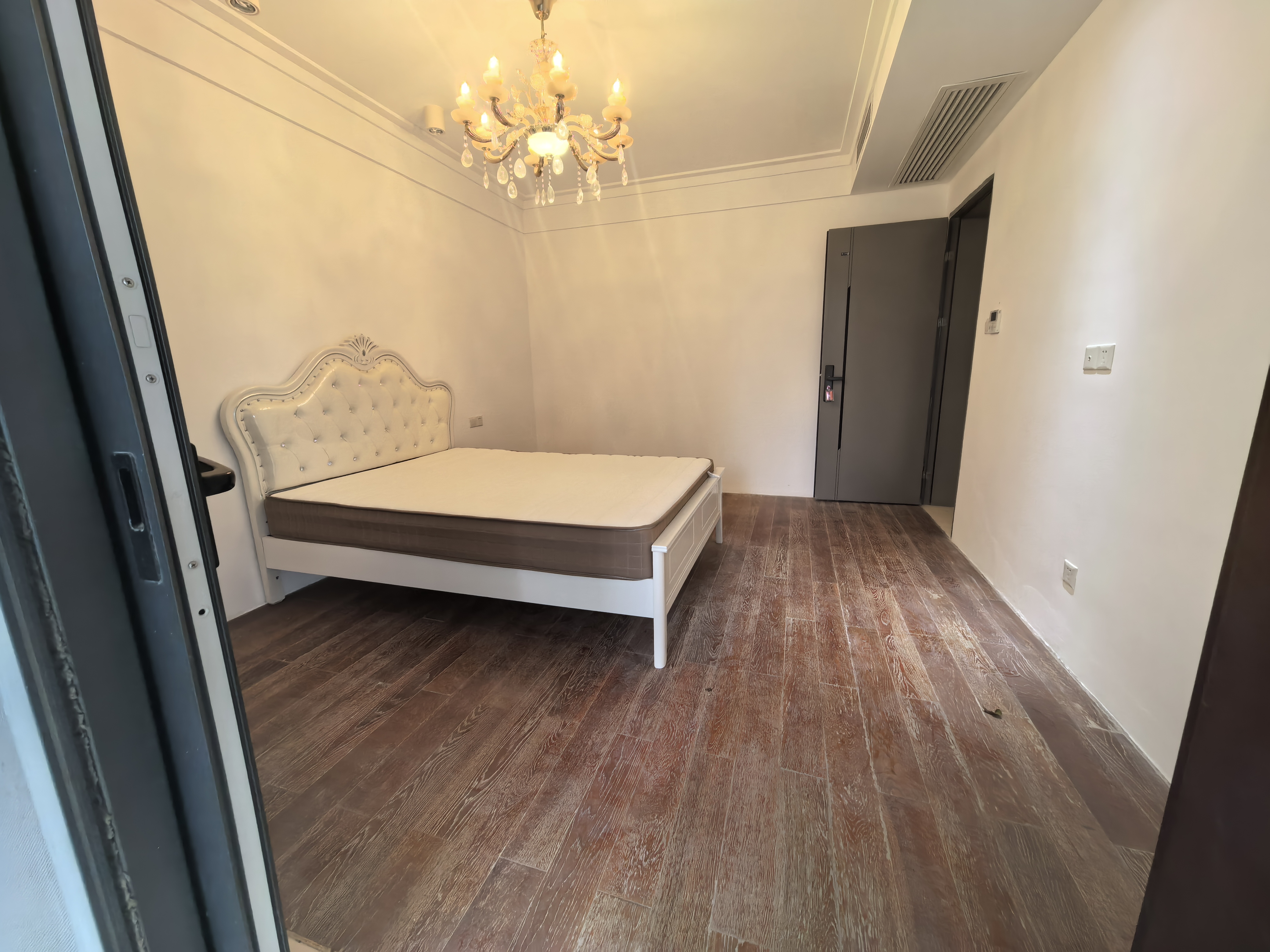 海域阳光（一二期）  2室1厅1卫    2300.0元/月室内图