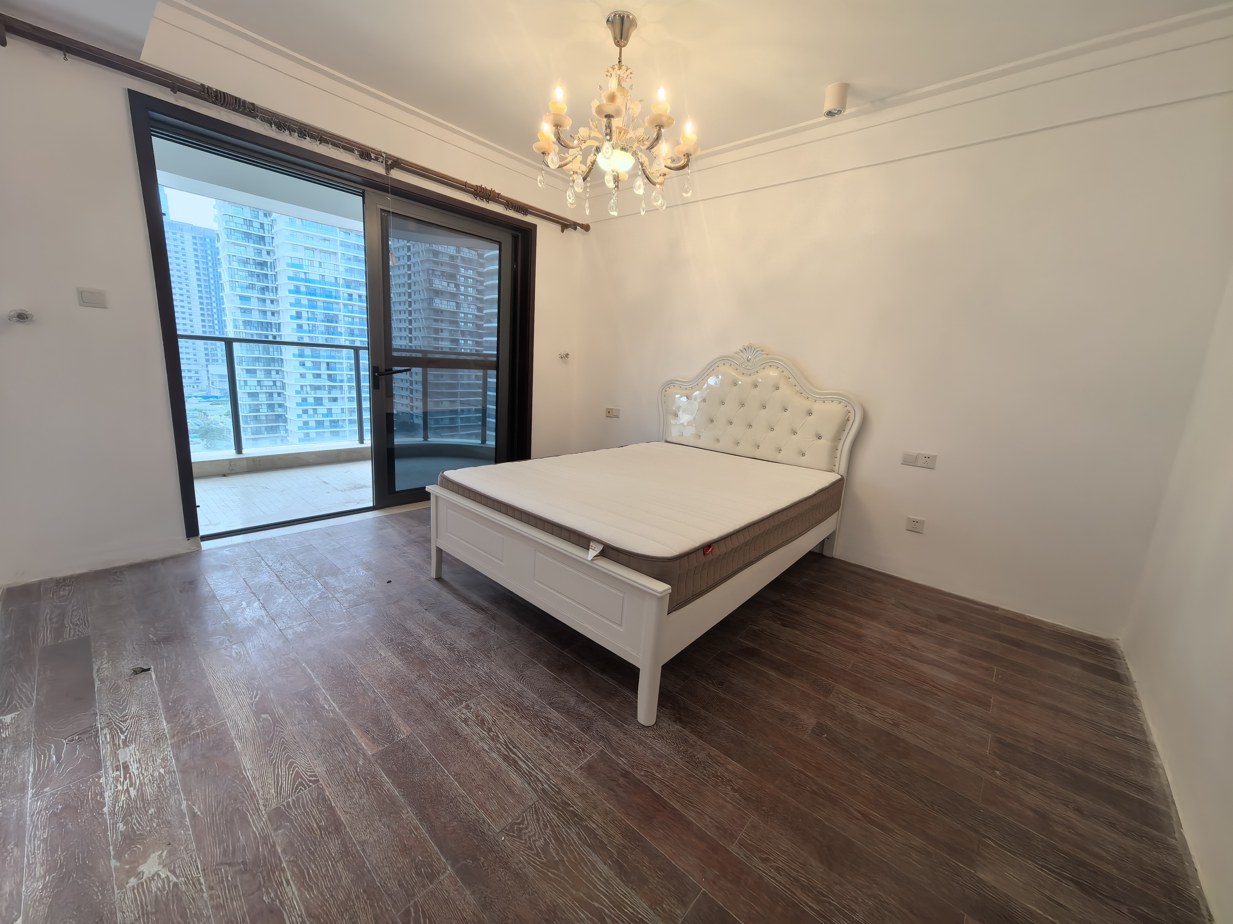 海域阳光(一二期) 2室1厅1卫 2300.0元/月 海域阳光(一二期) 2室1厅1卫 2300.0元/月室内图