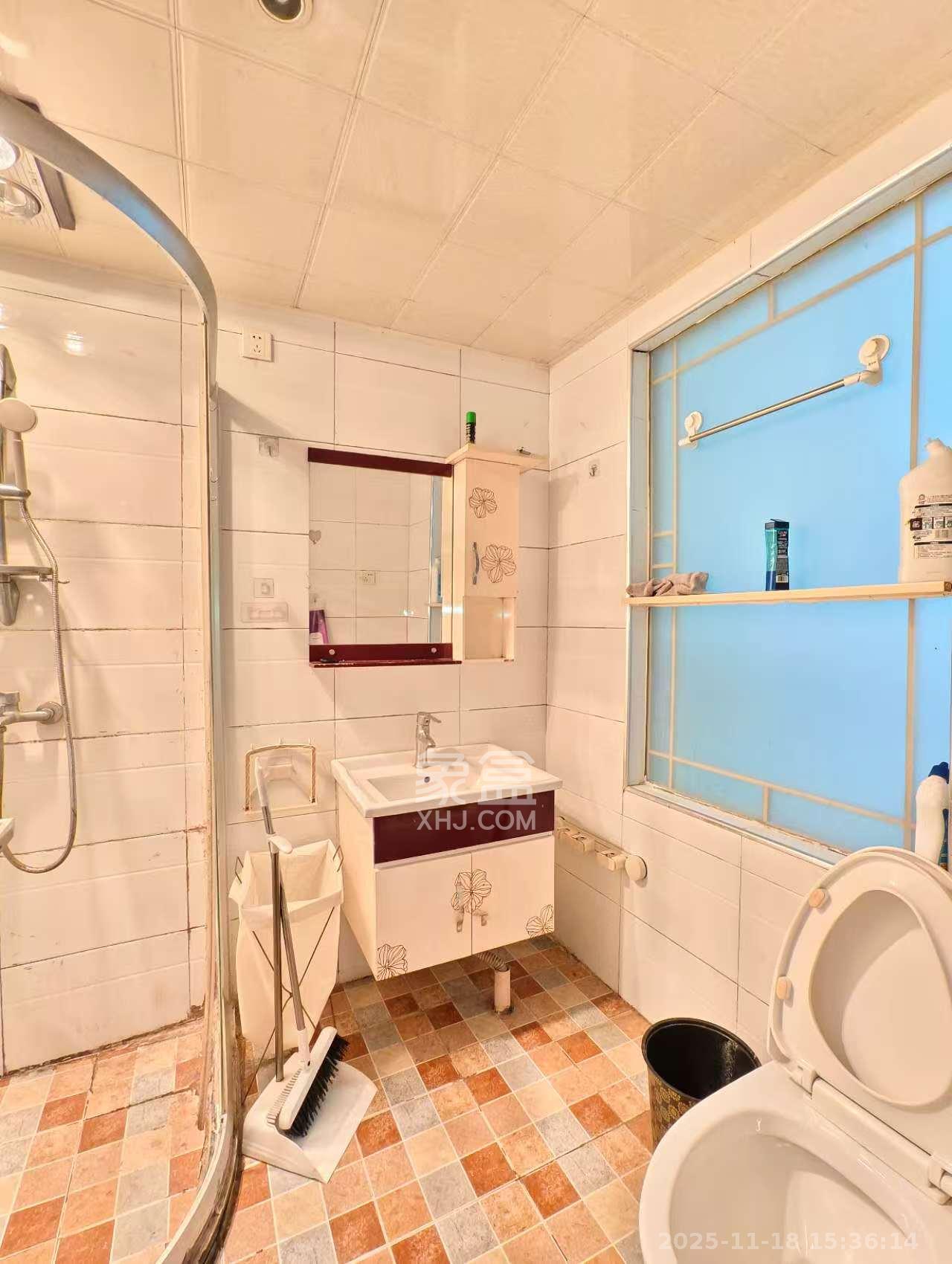 奥克斯广场  1室1厅1卫    1300.0元/月室内图