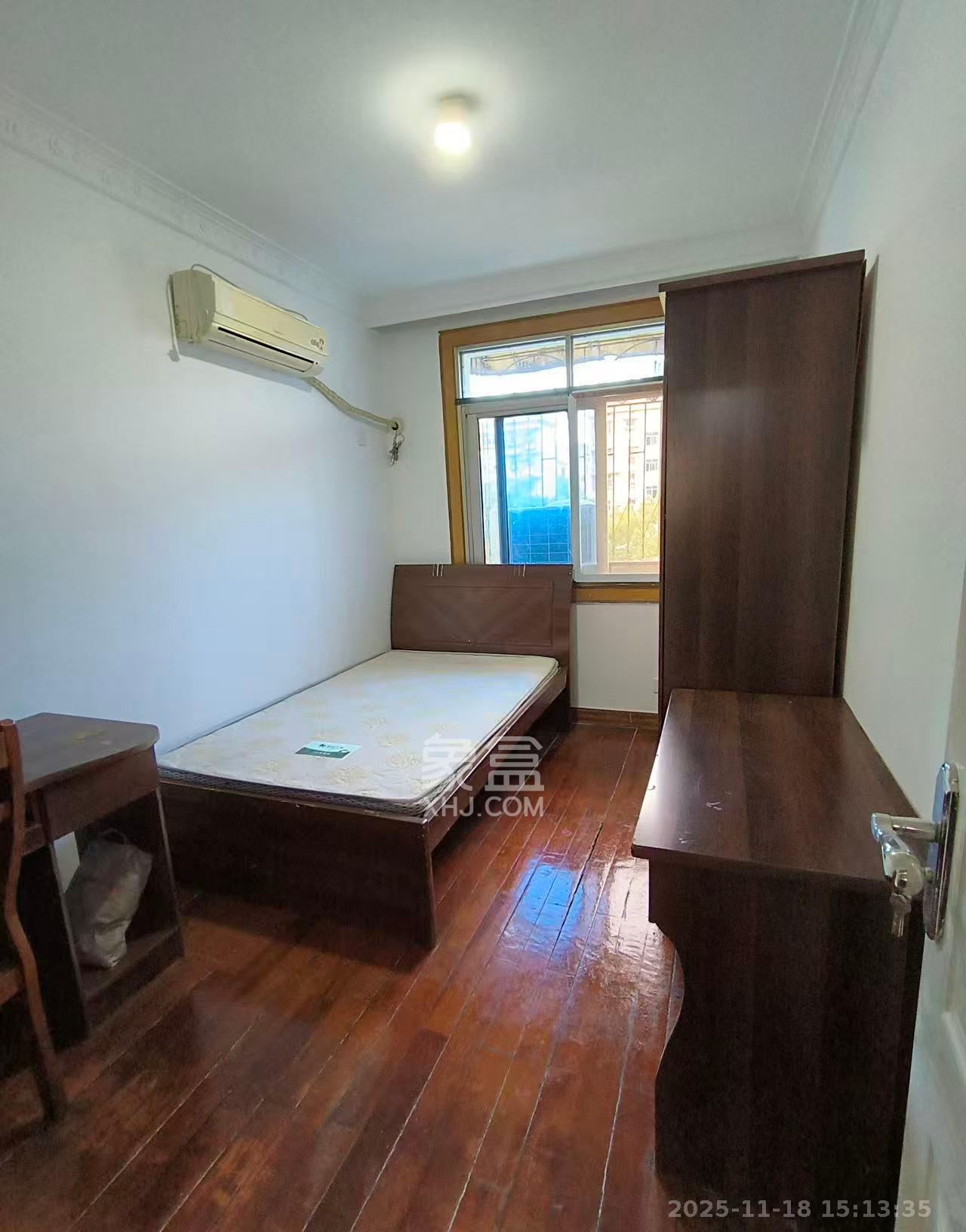 芙蓉区教师村  1室1厅1卫    750.0元/月室内图