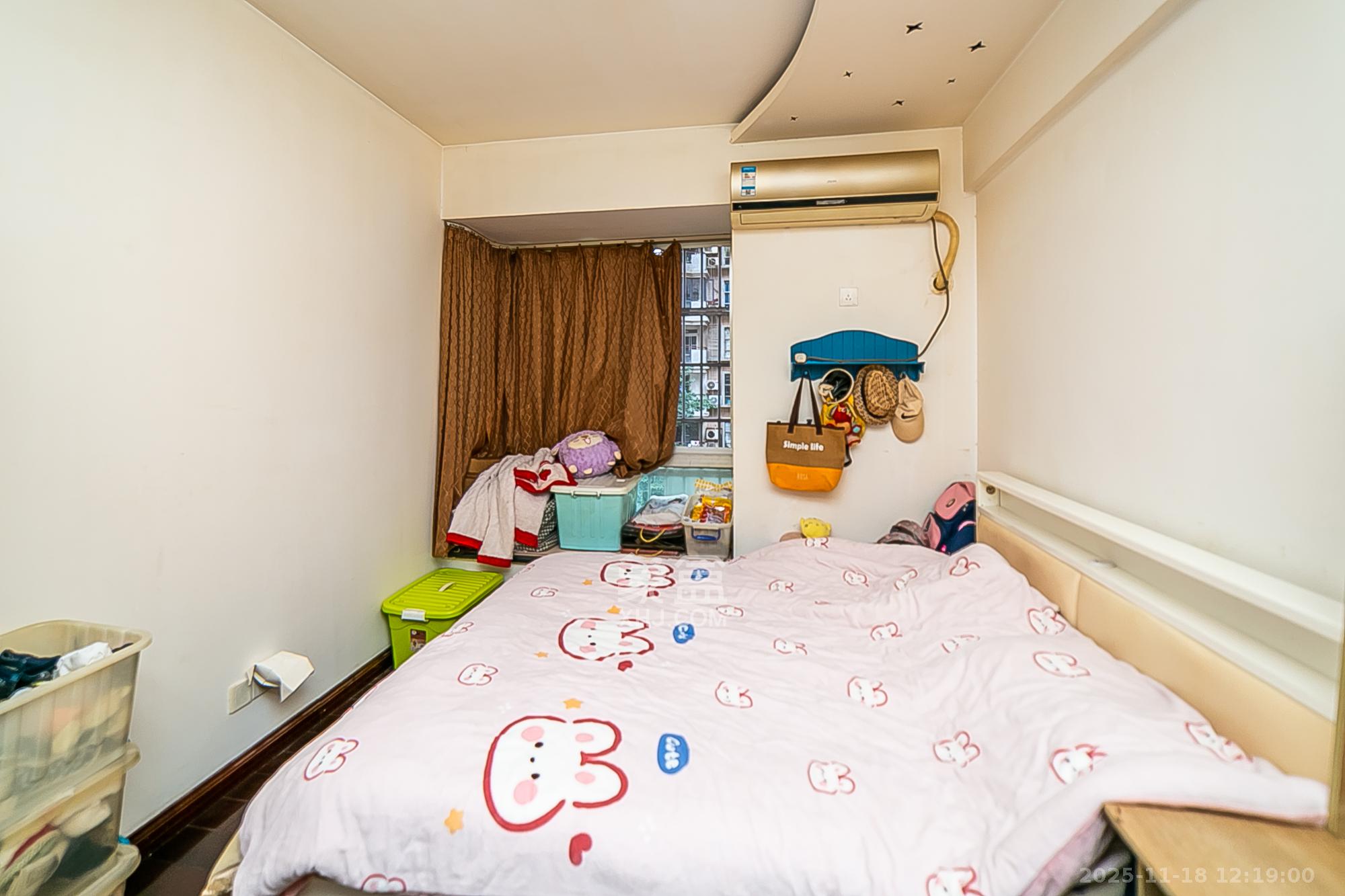 白沙花园  4室2厅2卫    118.0万卧室