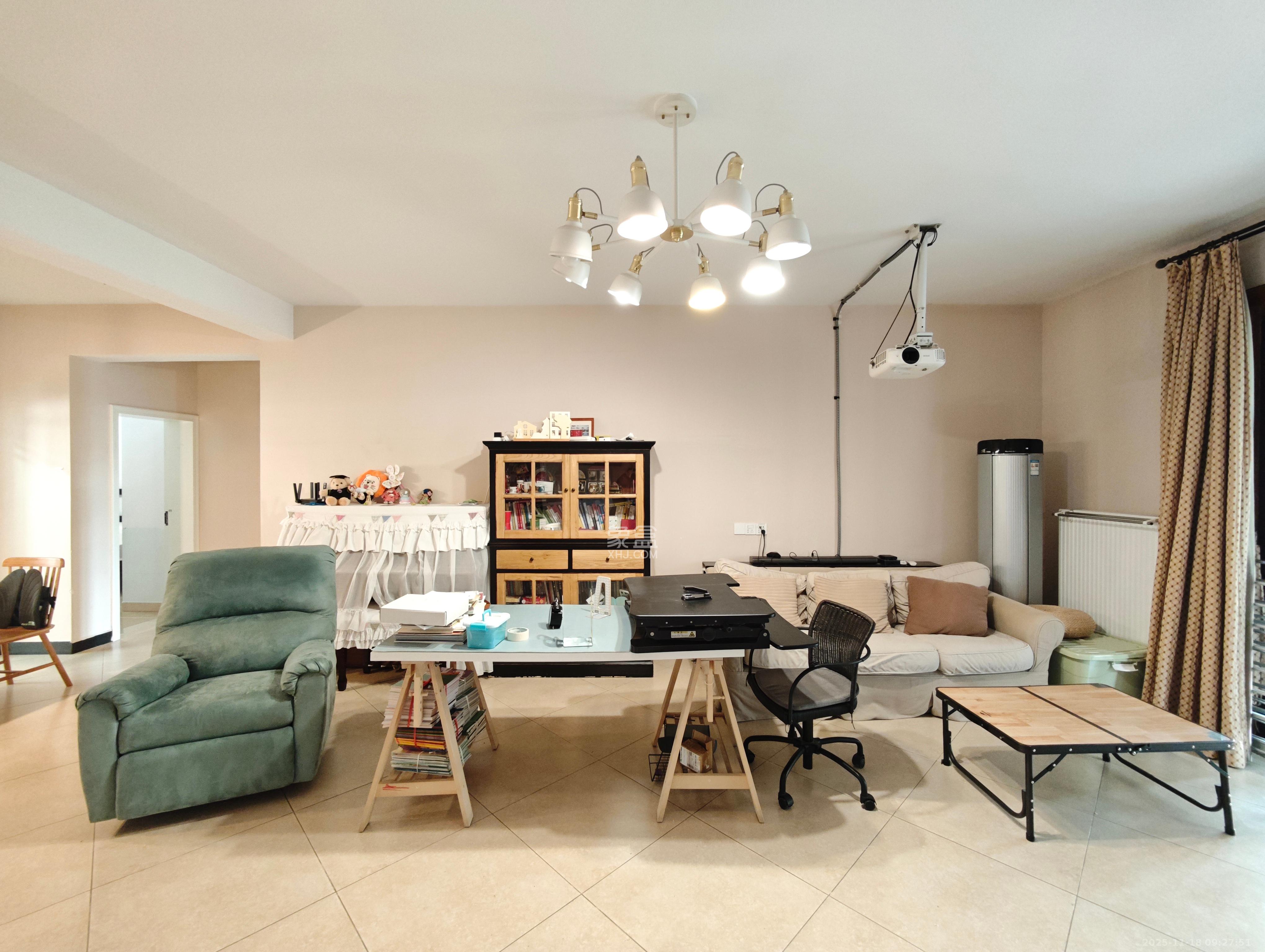 南苑小区 3室2厅2卫 126.0万 南苑小区 3室2厅2卫 126.0万客厅