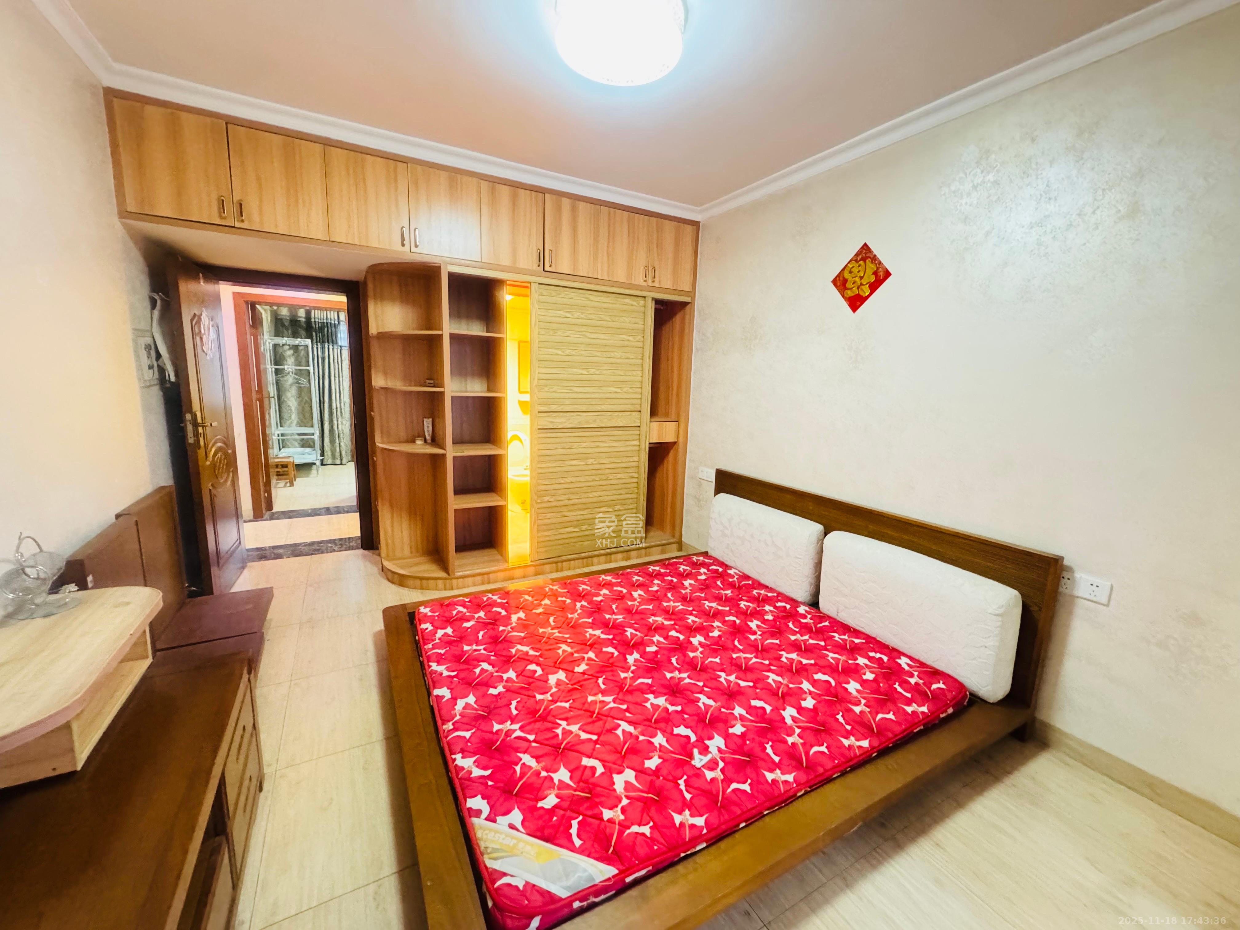 泰龙华府  3室2厅2卫    2200.0元/月室内图