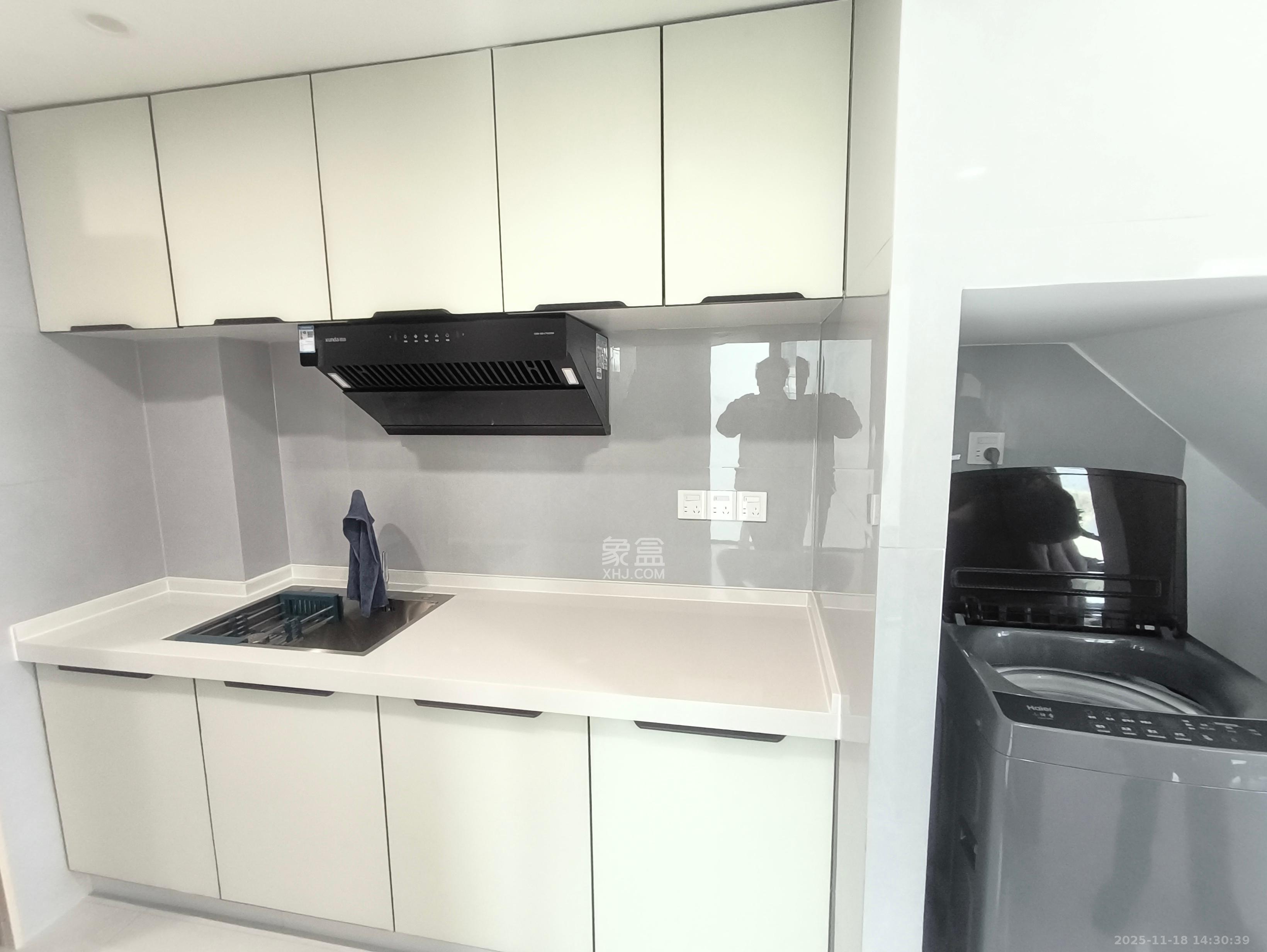 绿地V岛 2室1厅1卫 2300.0元/月 绿地V岛 2室1厅1卫 2300.0元/月室内图