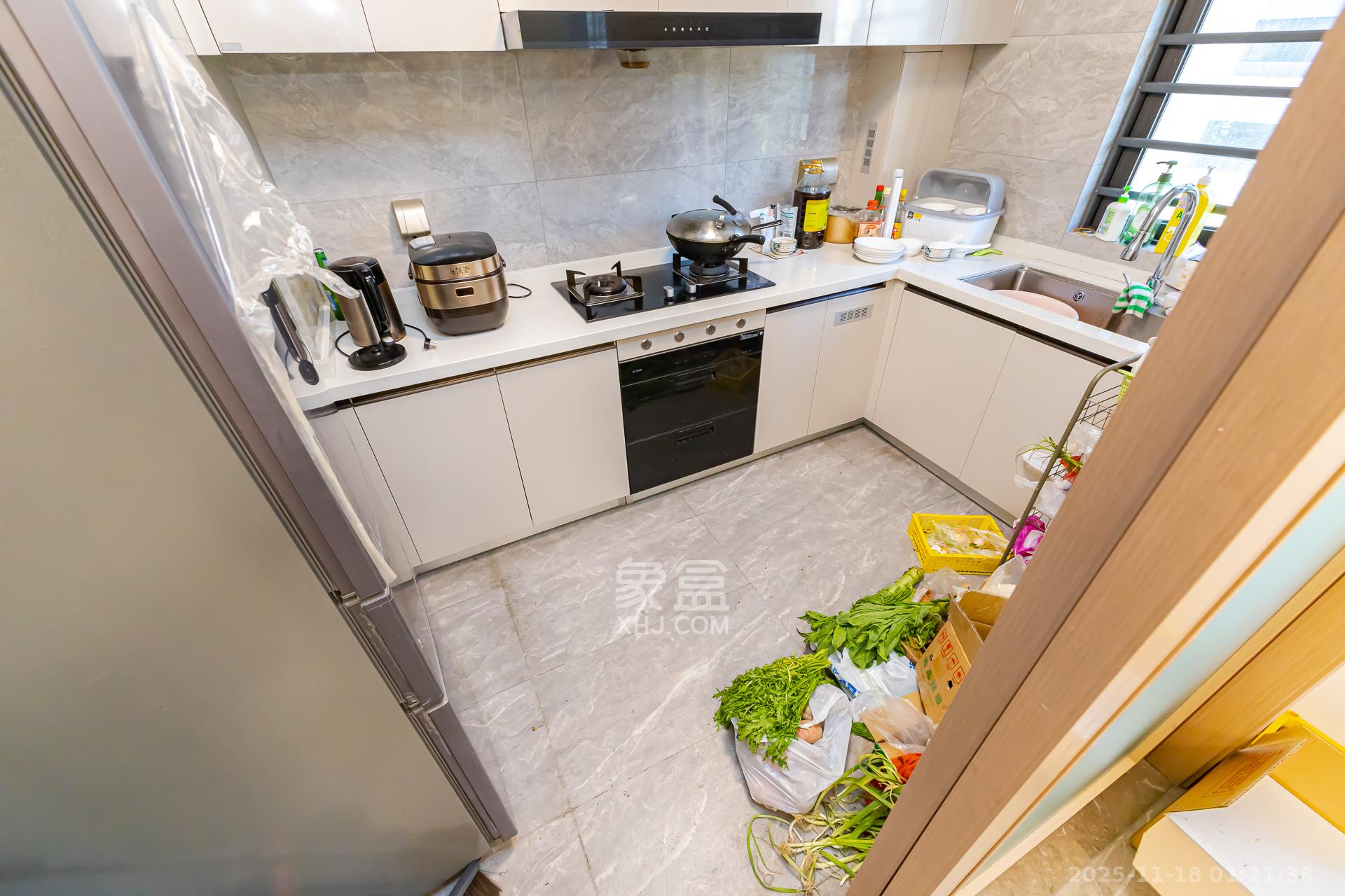 时代建发和著  4室2厅2卫    188.0万厨房