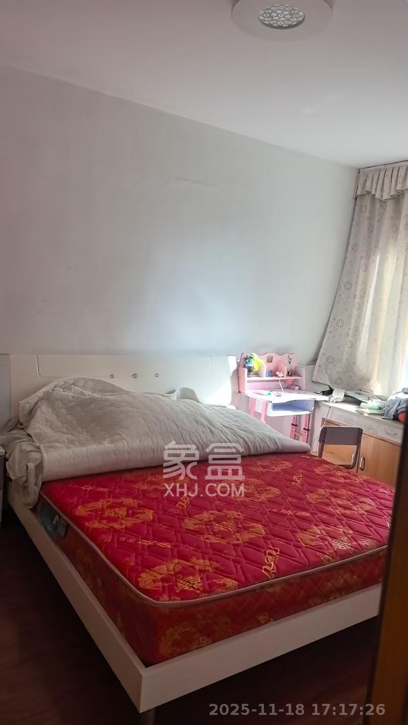 三一街区  3室2厅1卫    1600.0元/月室内图