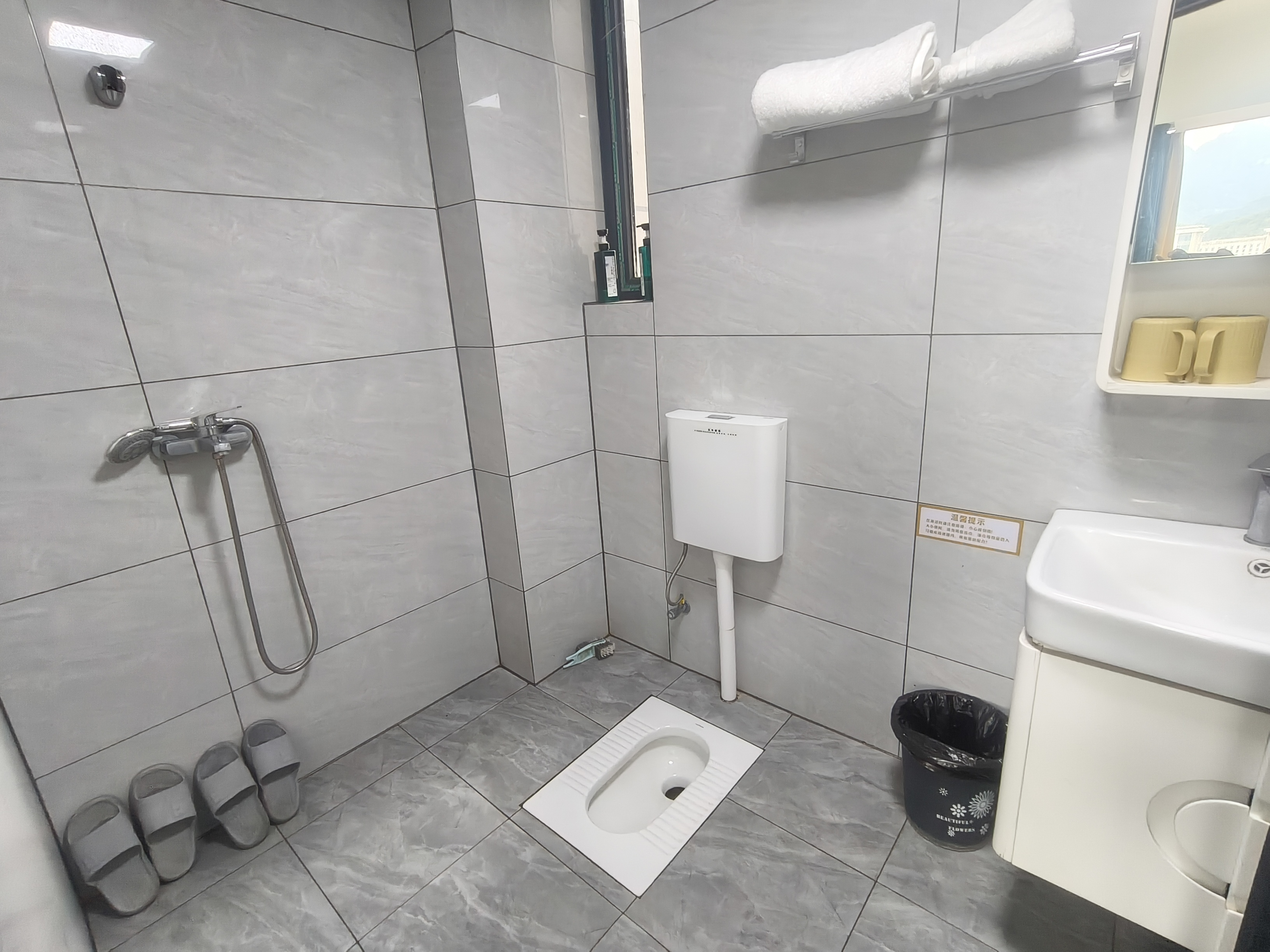 靛达广场 1室0厅0卫 2750.0元/月 靛达广场 1室0厅0卫 2750.0元/月室内图